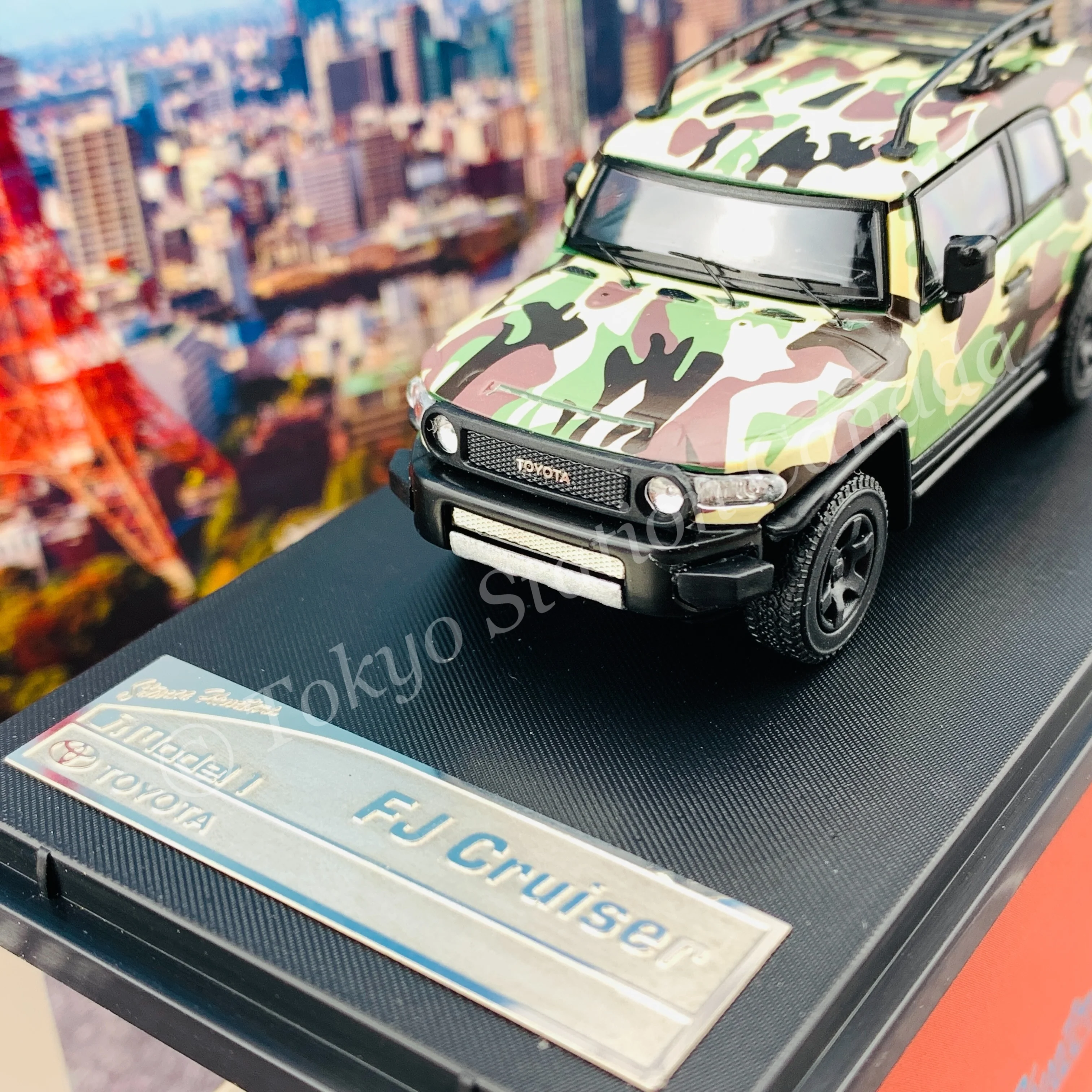 Stance Hunters x Model 1 1/64 Toyota FJ Crusier XJ10 Camouflage Green LHD C33196 - Image 2