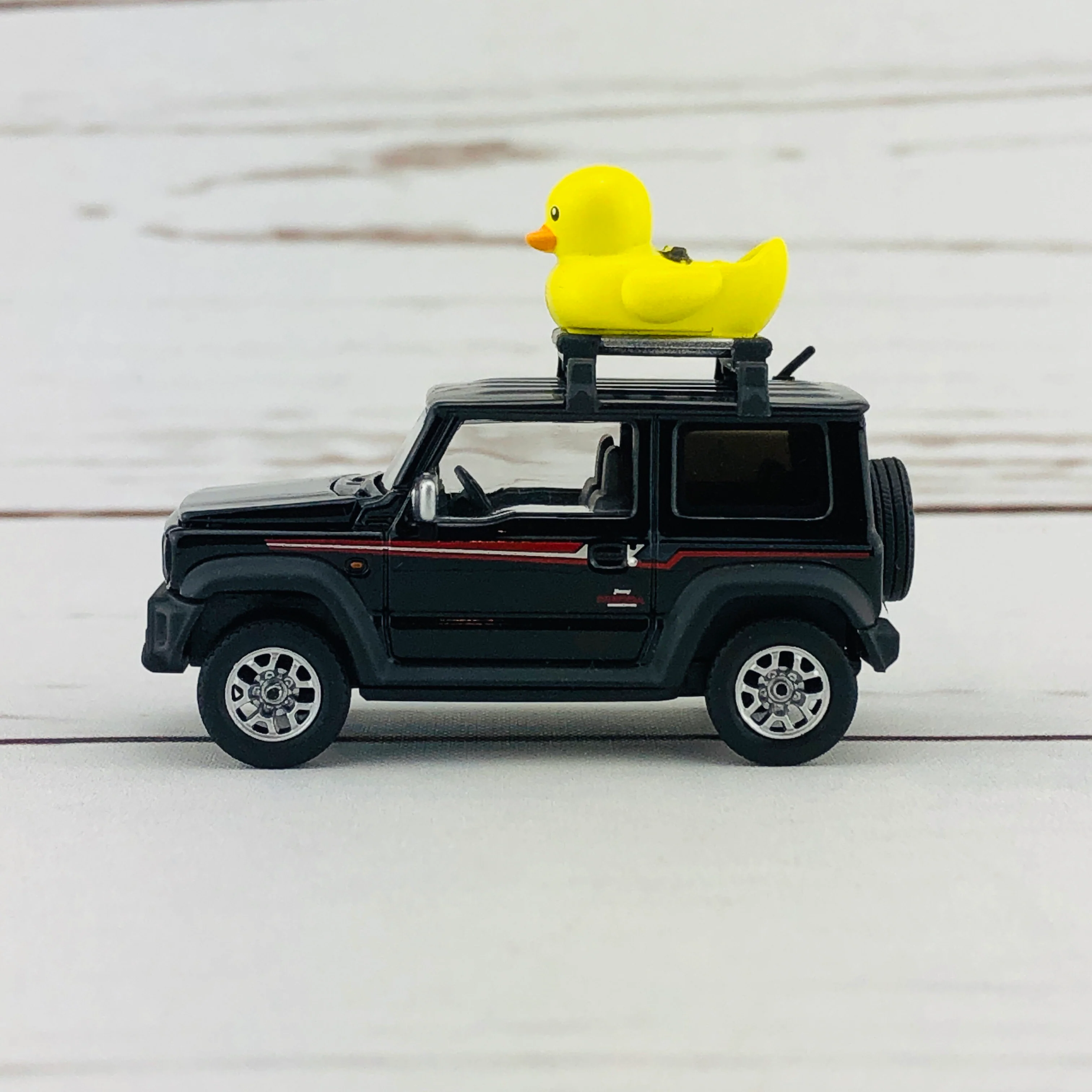 Suzuki Jimny Sierra Heritage Style with Era Duck Limited Edition - Image 2