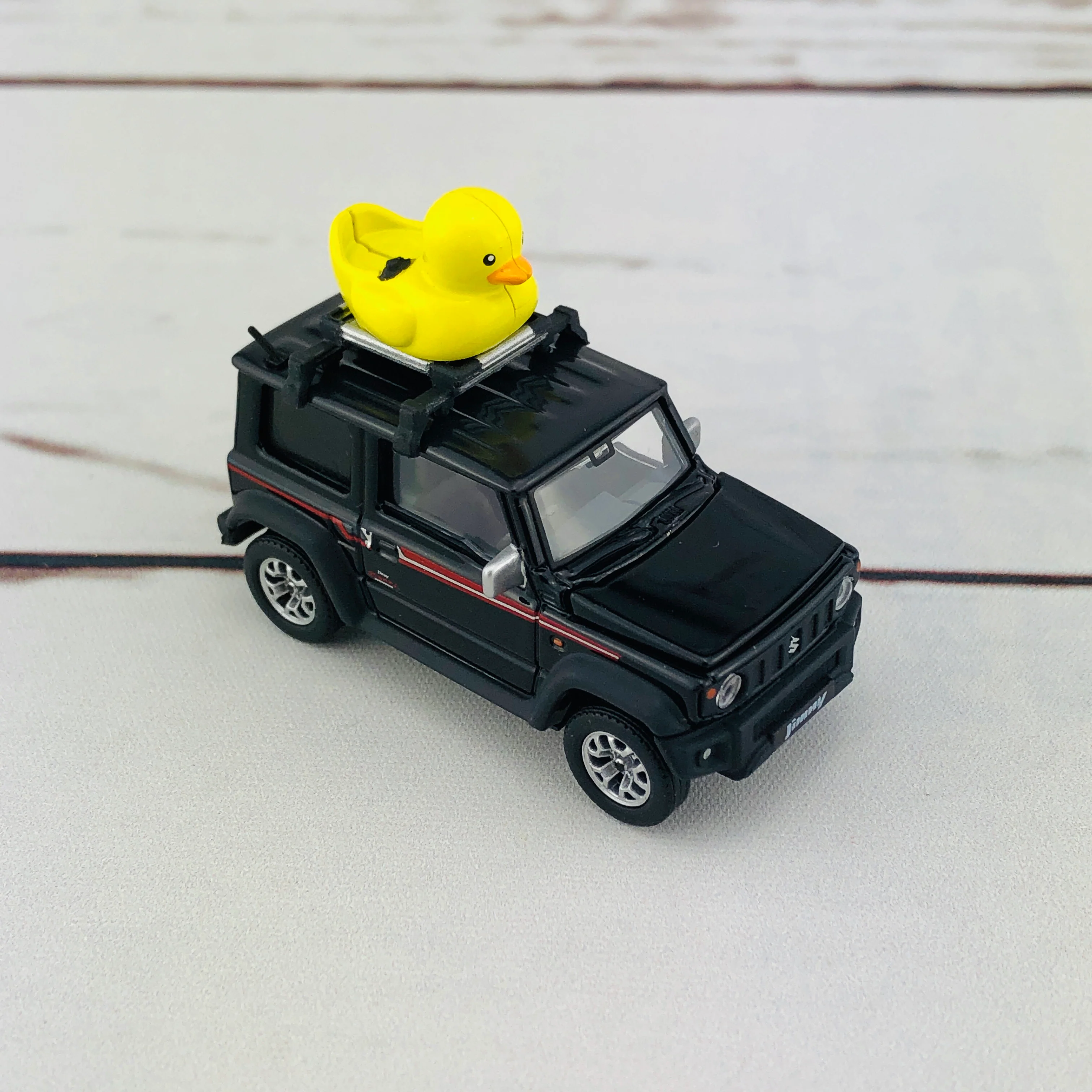 Suzuki Jimny Sierra Heritage Style with Era Duck Limited Edition - Image 6