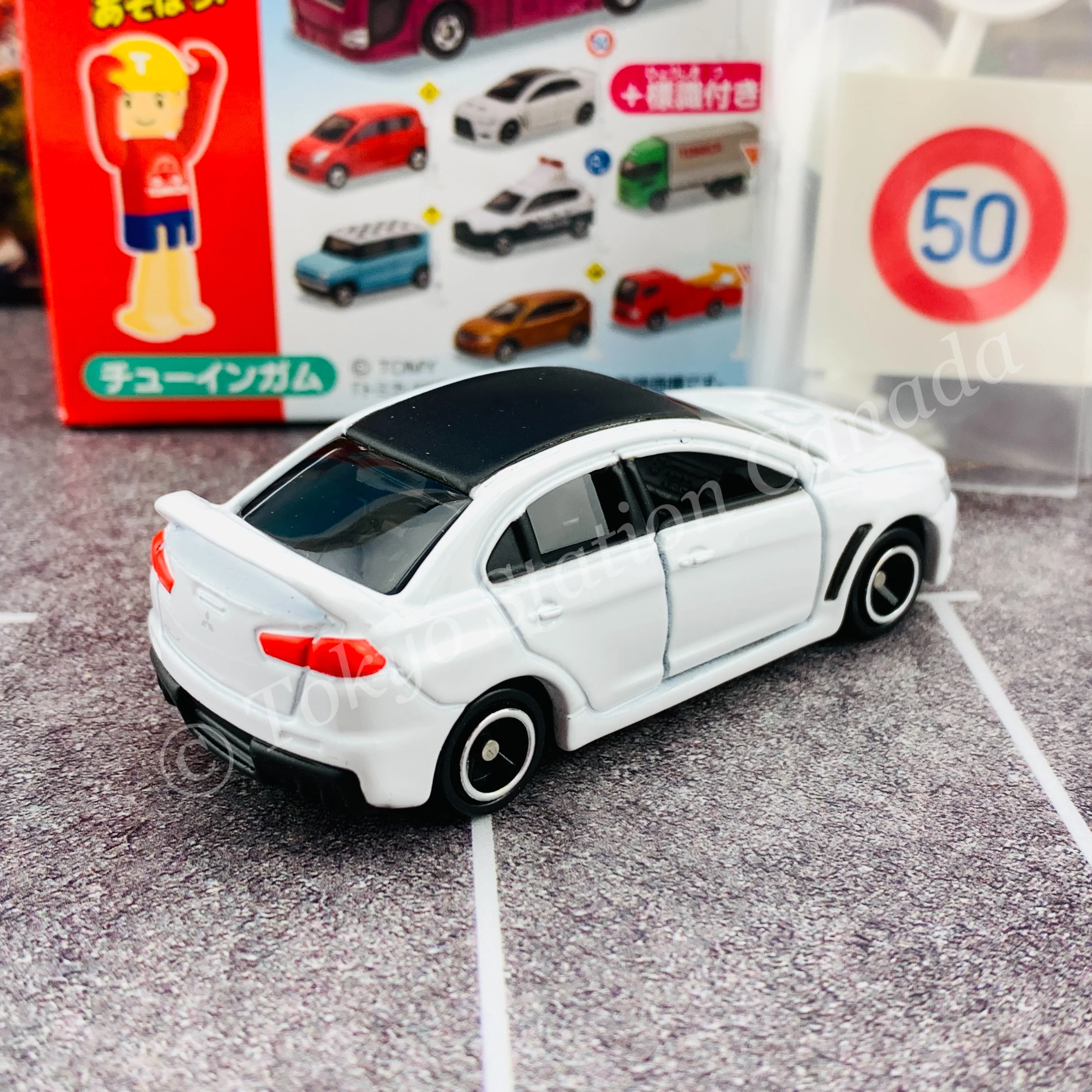 TAKARA TOMY A.R.T.S TOMICA Sign Set #4 - Mitsubishi Lancer Evolution X with a road sign stand - Image 3