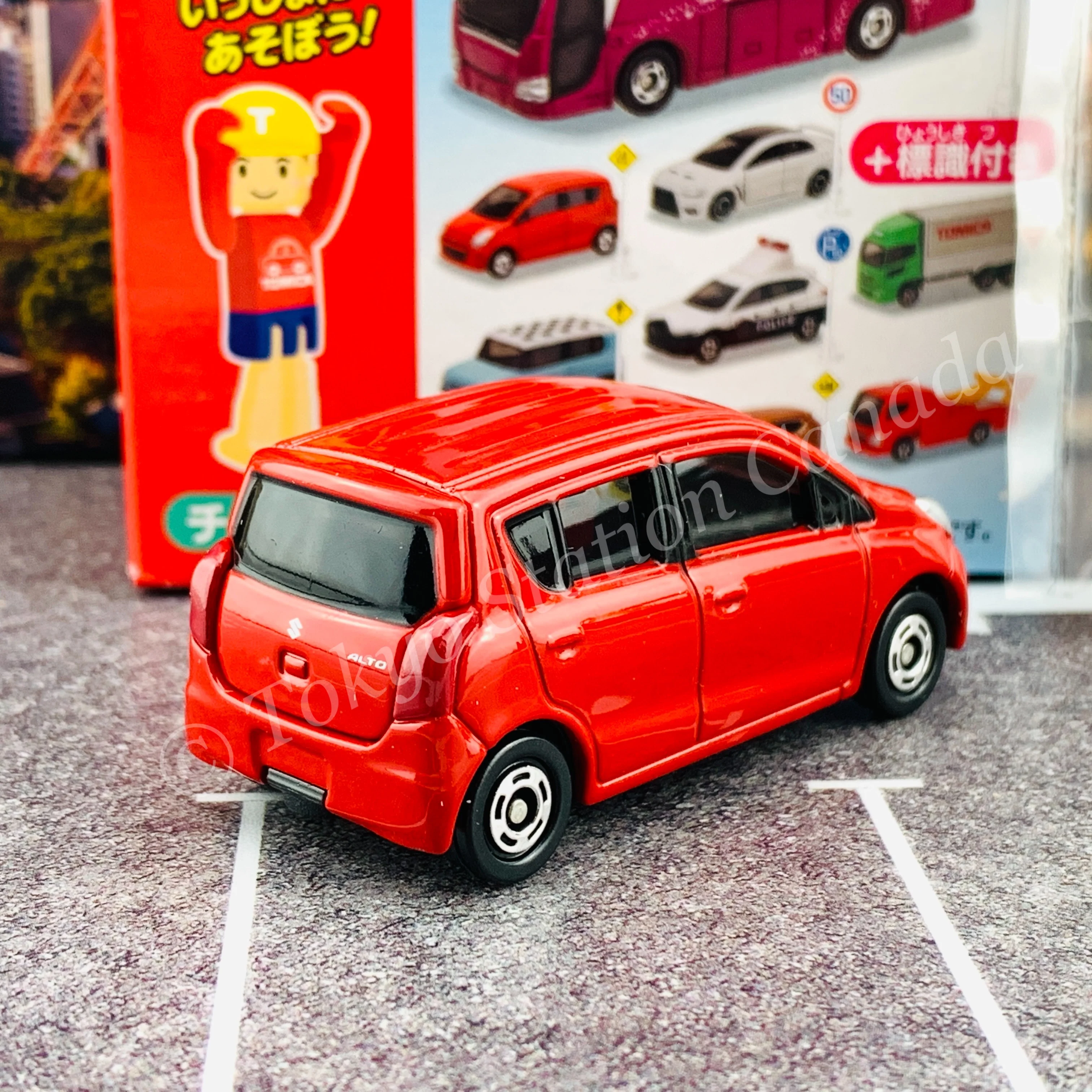 TAKARA TOMY A.R.T.S TOMICA Sign Set #2 - SUZUKI ALTO with a road sign stand - Image 2