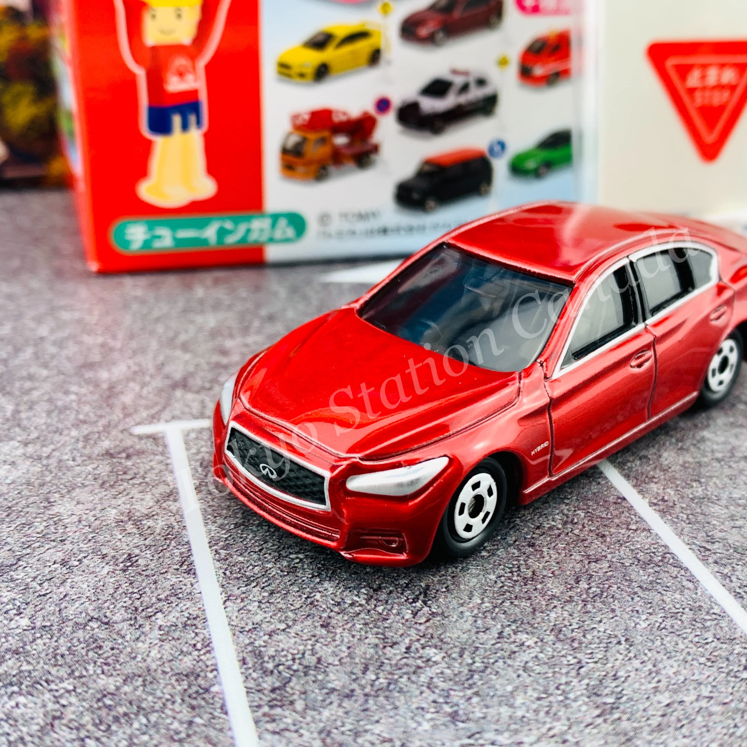 TAKARA TOMY A.R.T.S TOMICA Sign Set #4 - Nissan Skyline with a road sign stand - Image 2