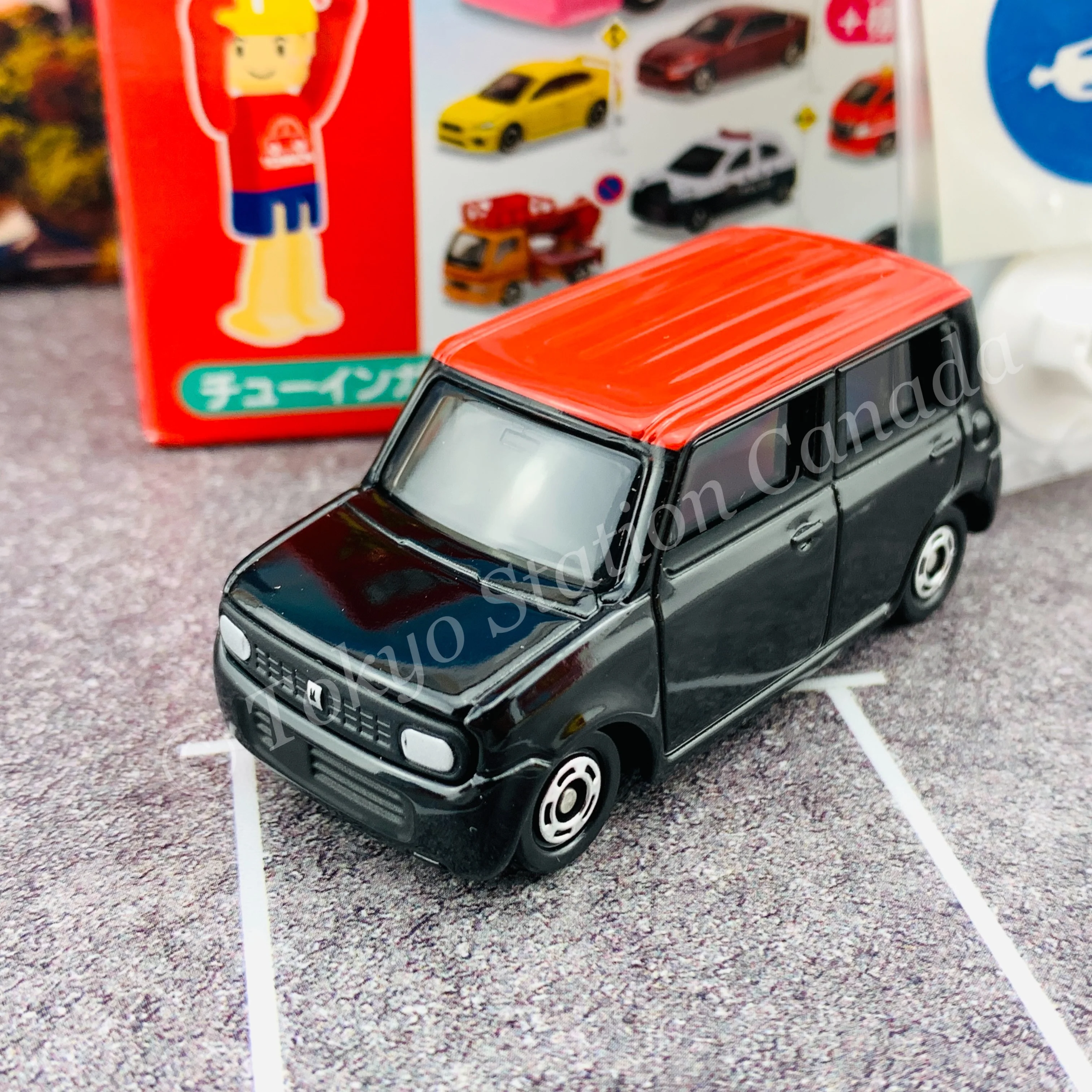 TAKARA TOMY A.R.T.S TOMICA Sign Set #6 - Suzuki Lapin with a road sign stand - Image 2