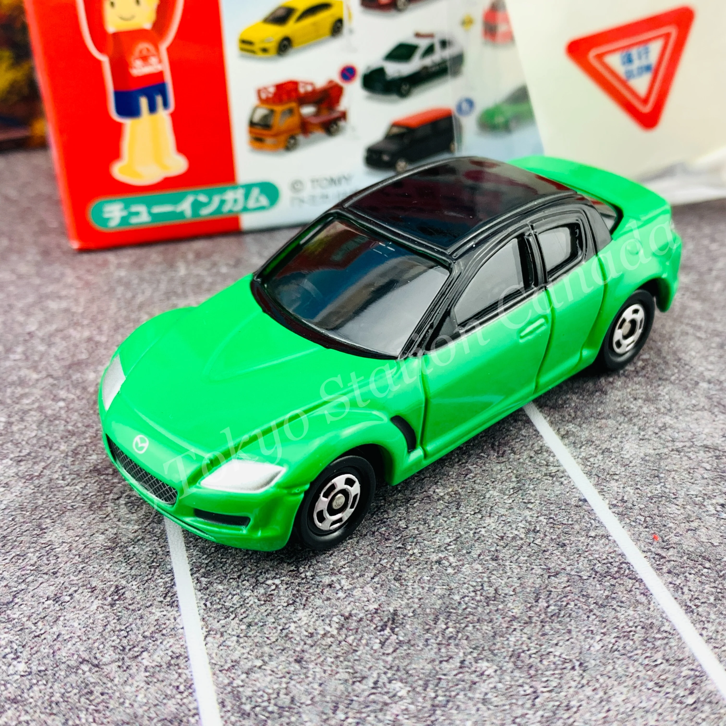 TAKARA TOMY A.R.T.S TOMICA Sign Set #8 - Mazda RX-8 with a road sign stand - Image 2