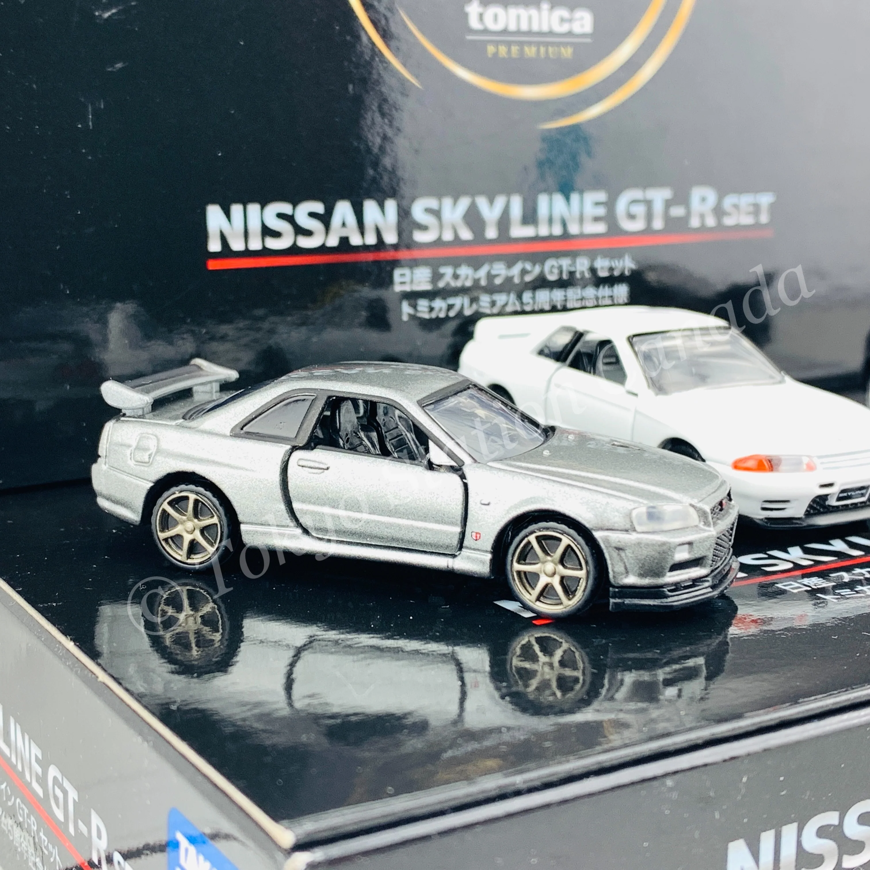 TAKARA TOMY MALL Original Tomica Premium Nissan Skyline GTR Set Tomica Premium 5th Anniversary Specification 4904810131885 - Image 2