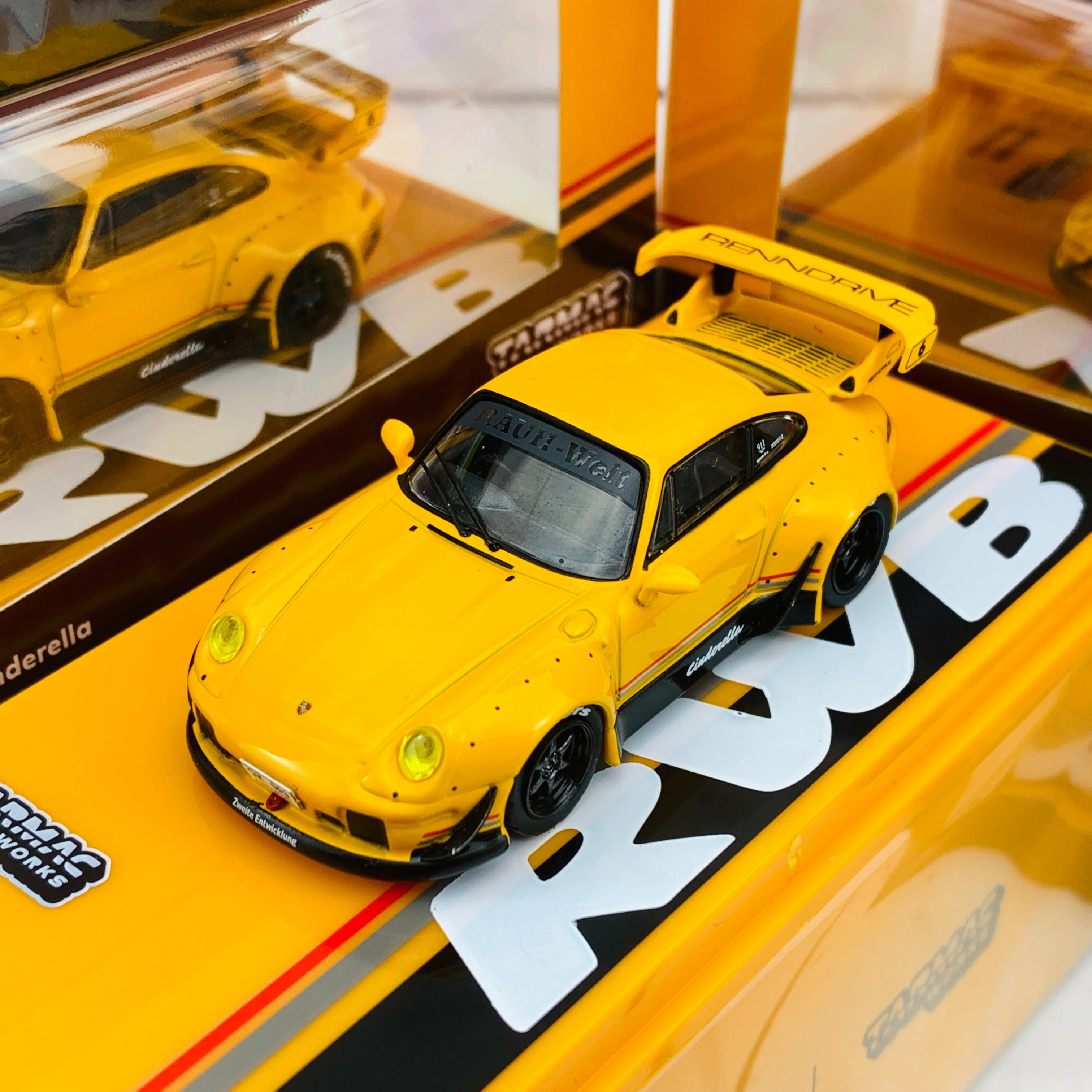 Tarmac Works 1/64 RWB 993 Cinderella T64-017-CA - Image 2
