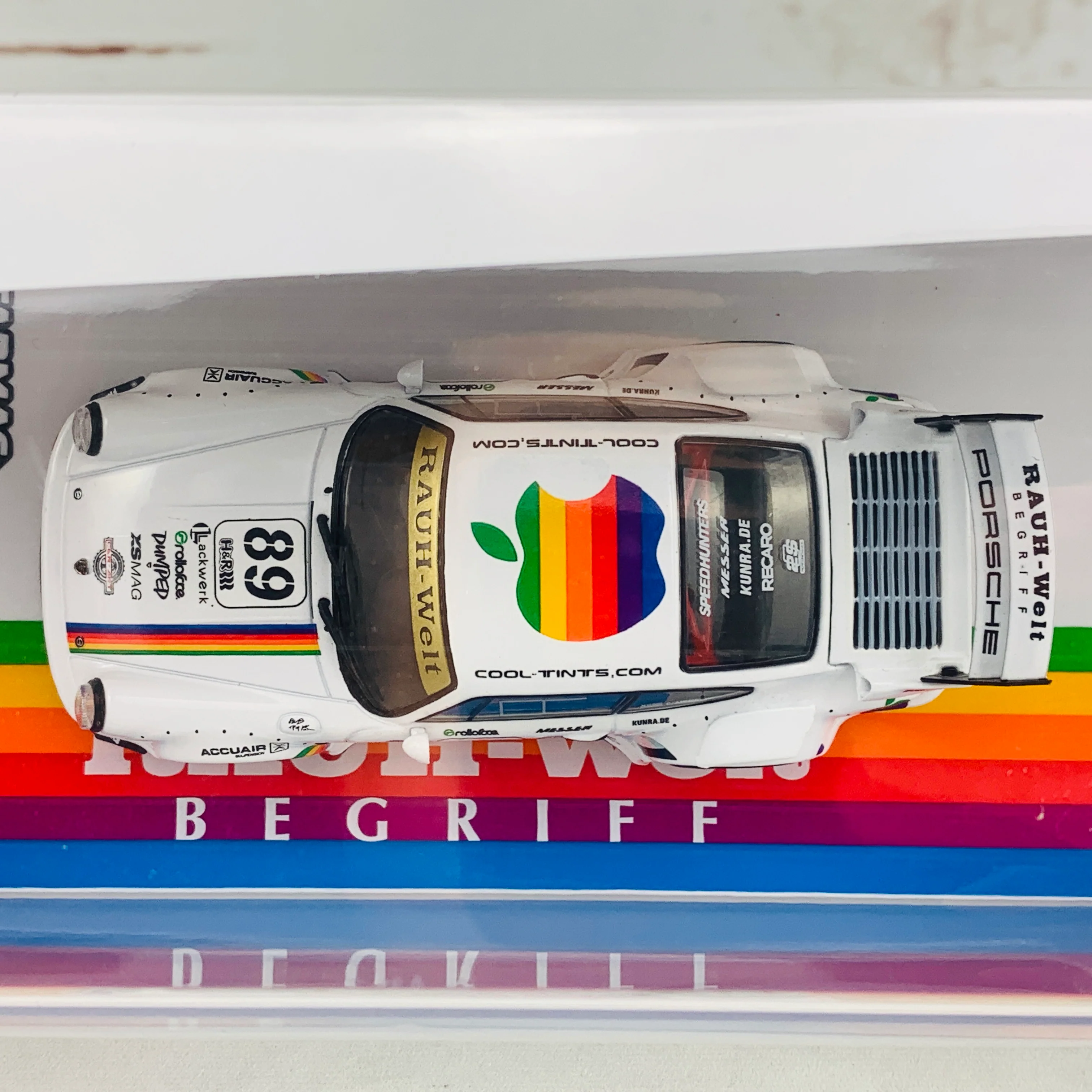 Tarmac Works 1/43 RWB 930 White Apple #89 Austria - Image 4