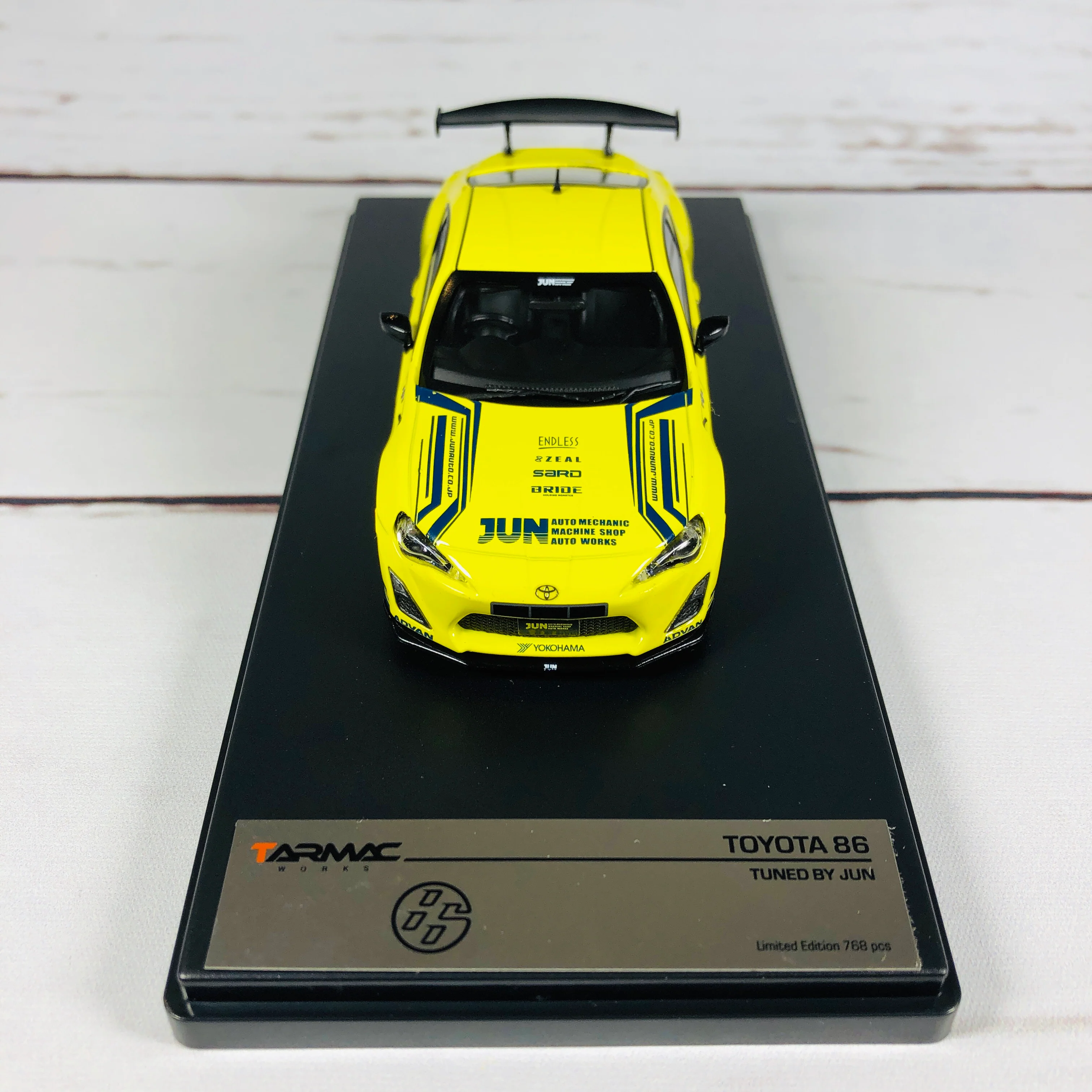 Tarmac Works 1/43 Toyota 86 Tuned By JUN - Image 3