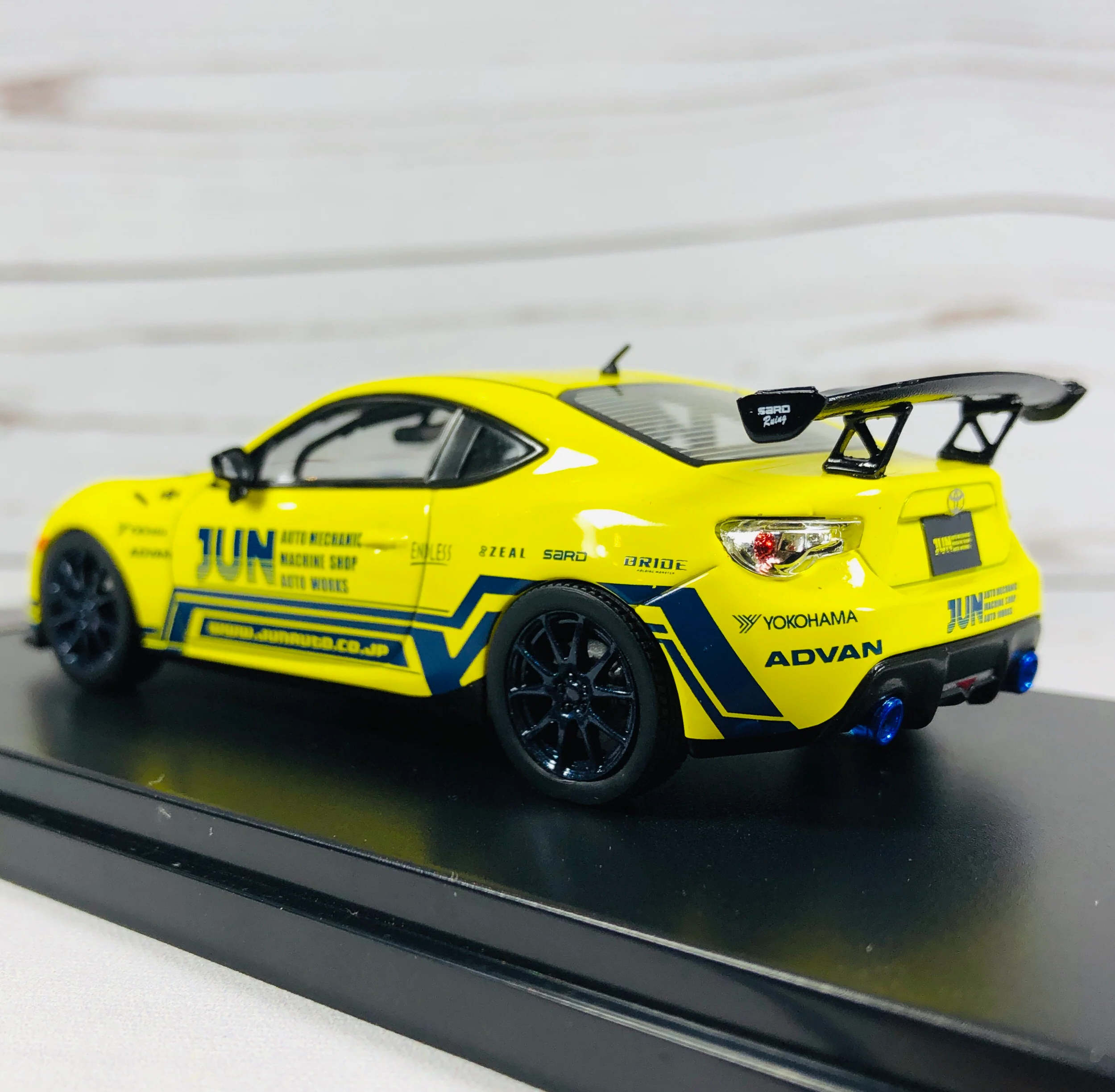 Tarmac Works 1/43 Toyota 86 Tuned By JUN - Image 6