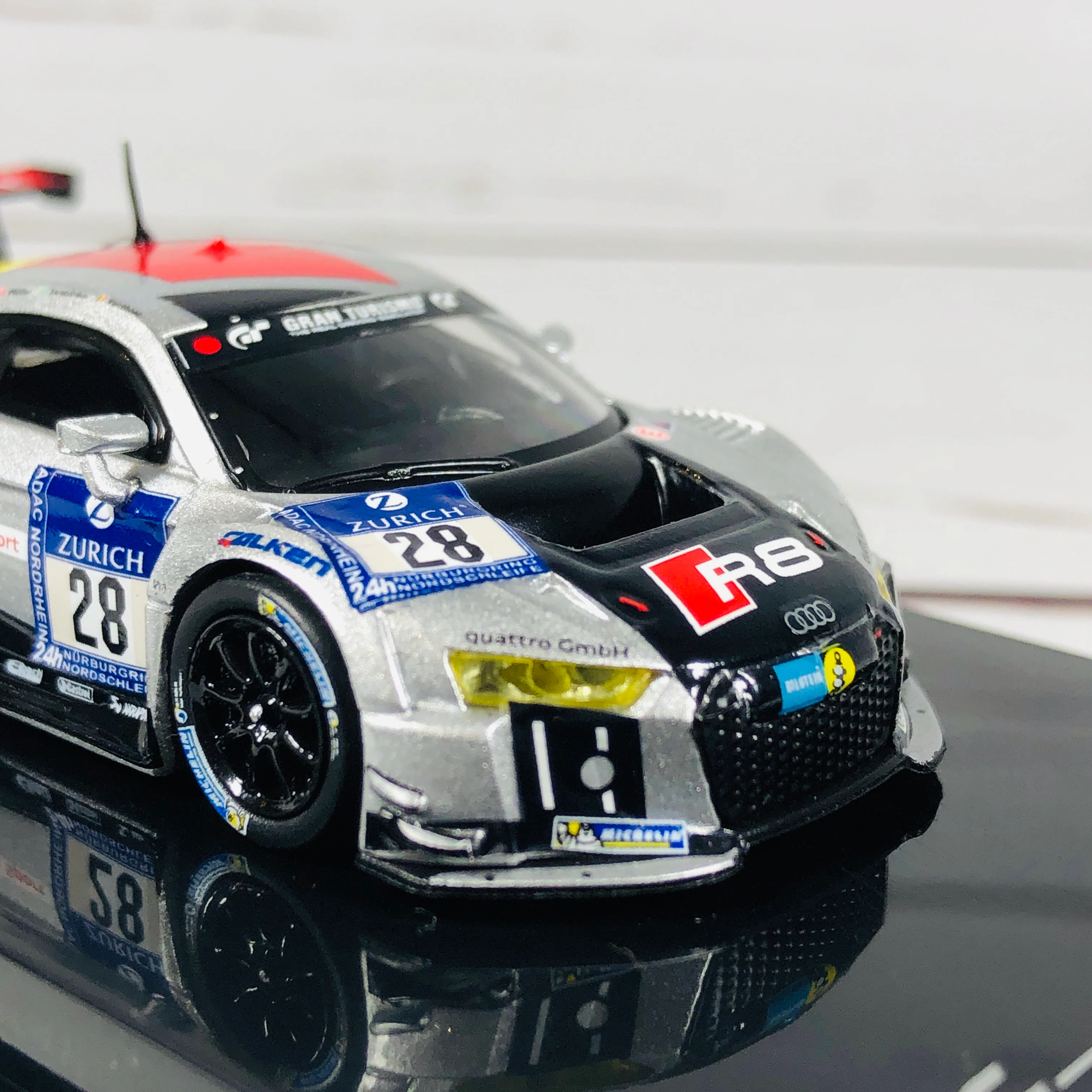 Tarmac Works 1/64 Audi R8 LMS 2015 - Nurburgring 24H 2015 Winner #28 T64-007-15N24 - Image 4