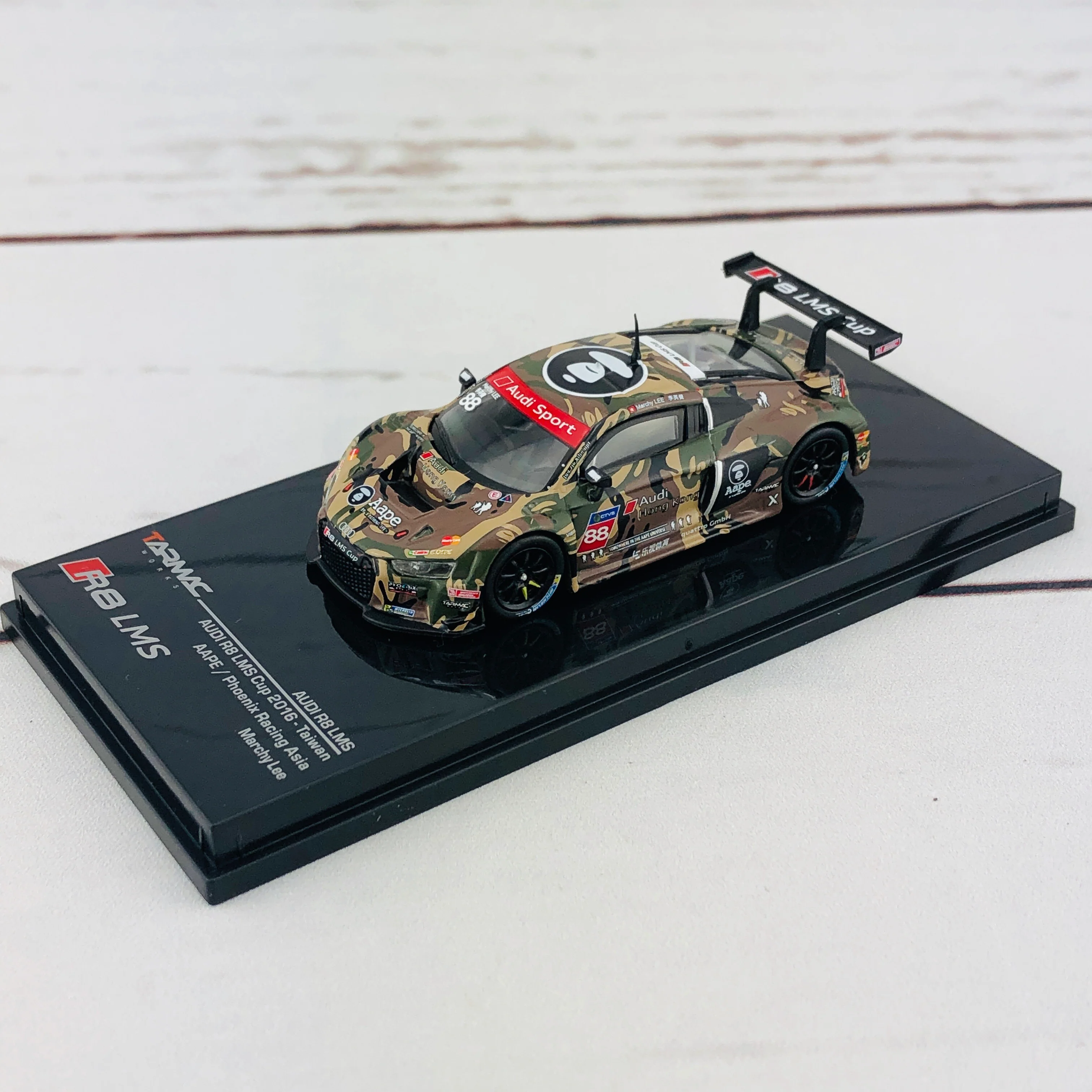 Tarmac Works 1/64 Audi R8 LMS - Audi R8 LMS Cup 2016-Taiwan AAPE / Phoenix Racing Asia - Marchy Lee - Image 2