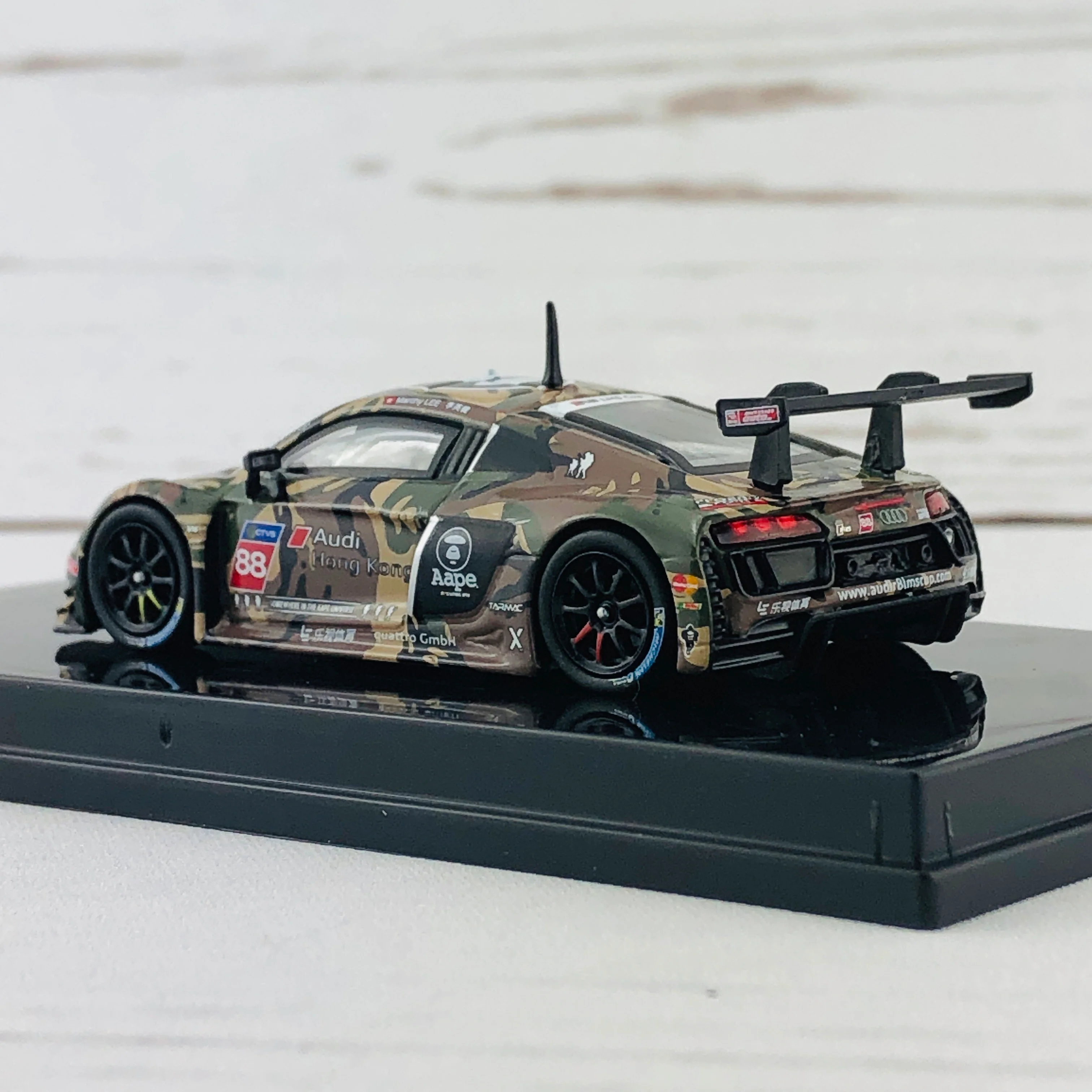 Tarmac Works 1/64 Audi R8 LMS - Audi R8 LMS Cup 2016-Taiwan AAPE / Phoenix Racing Asia - Marchy Lee - Image 4