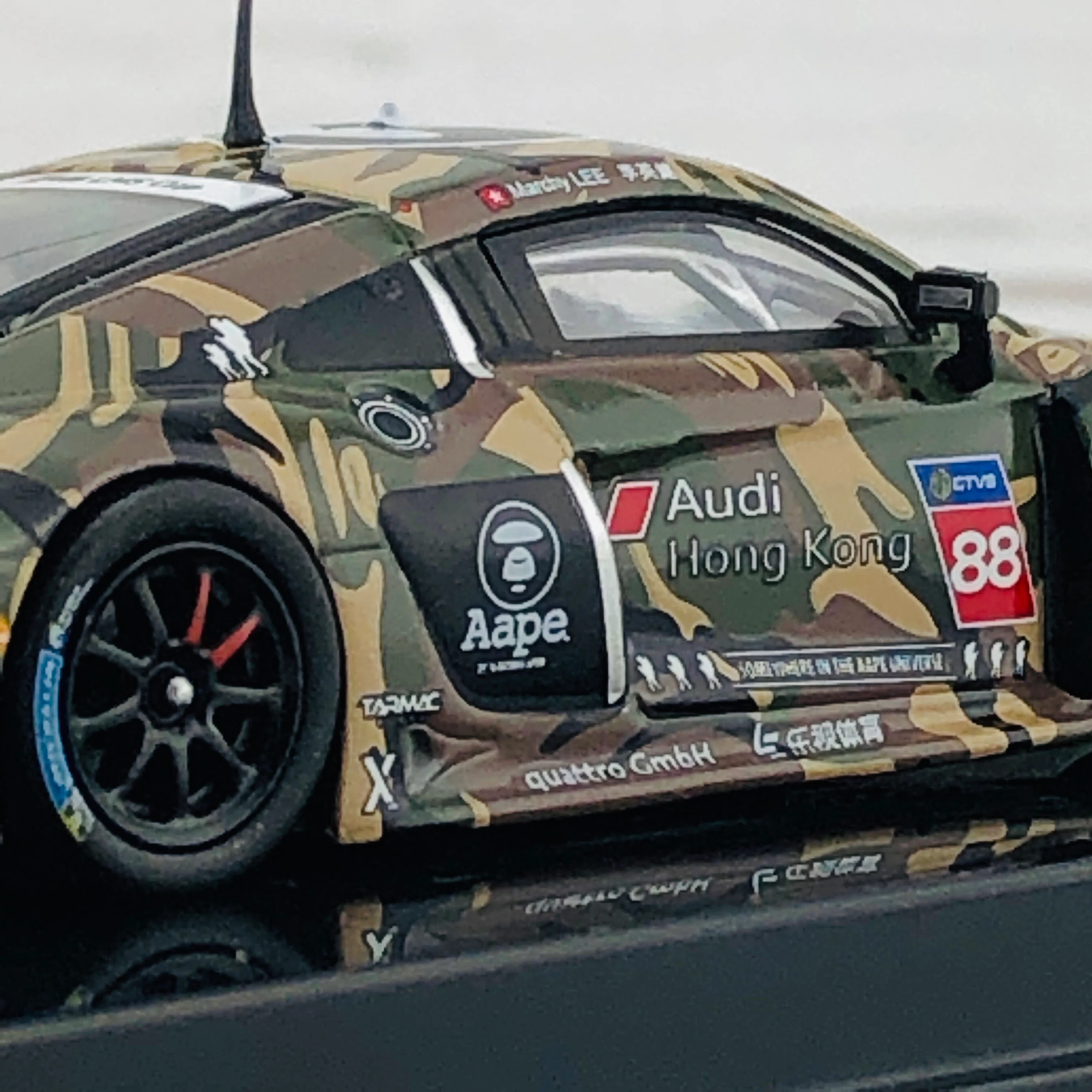 Tarmac Works 1/64 Audi R8 LMS - Audi R8 LMS Cup 2016-Taiwan AAPE / Phoenix Racing Asia - Marchy Lee - Image 6