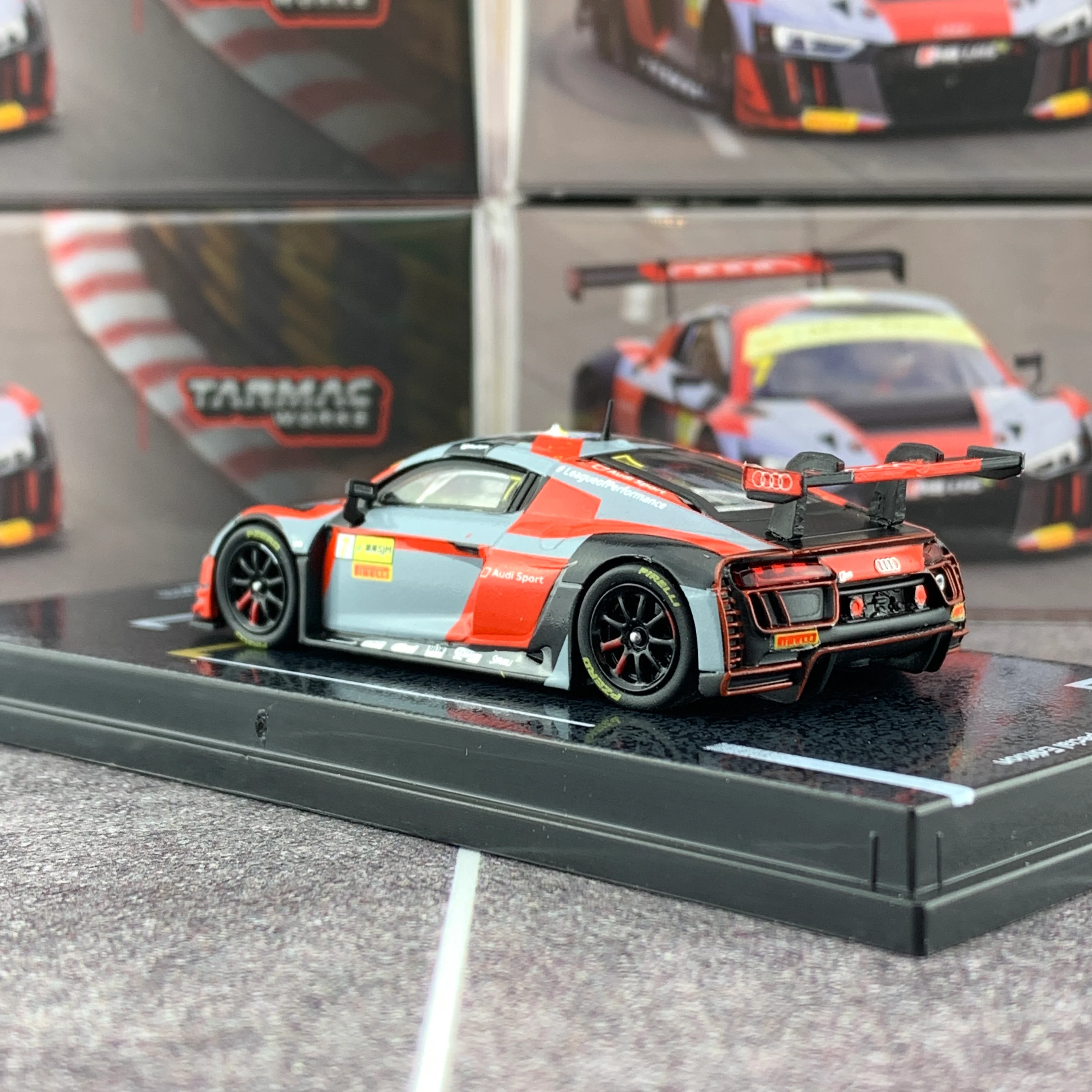 Tarmac Works 1/64 Audi R8 LMS Macau GT Cup FIA GT World Cup 2016 Edoardo Mortara T64-007-MGP16EM - Image 3