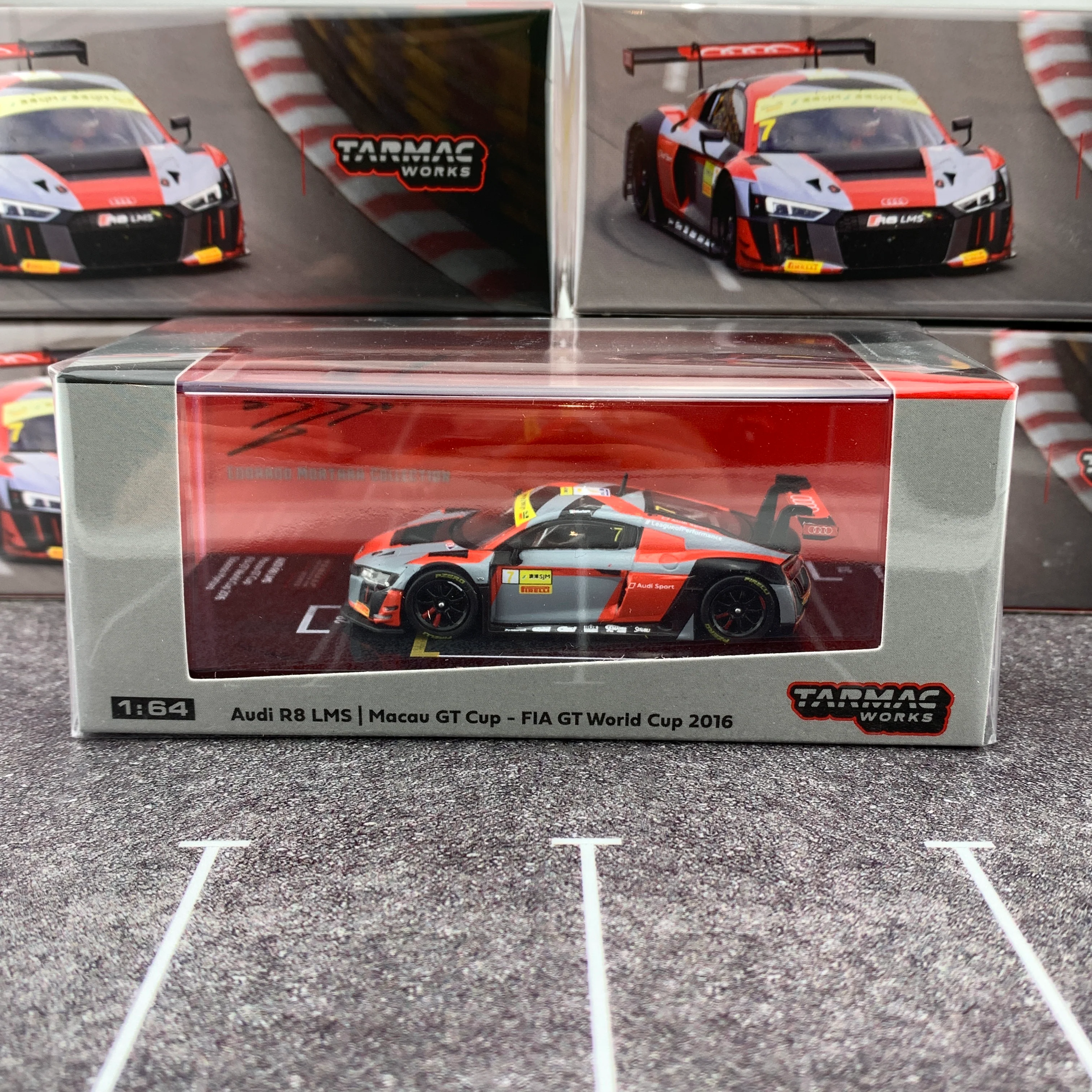 Tarmac Works 1/64 Audi R8 LMS Macau GT Cup FIA GT World Cup 2016 Edoardo Mortara T64-007-MGP16EM - Image 8