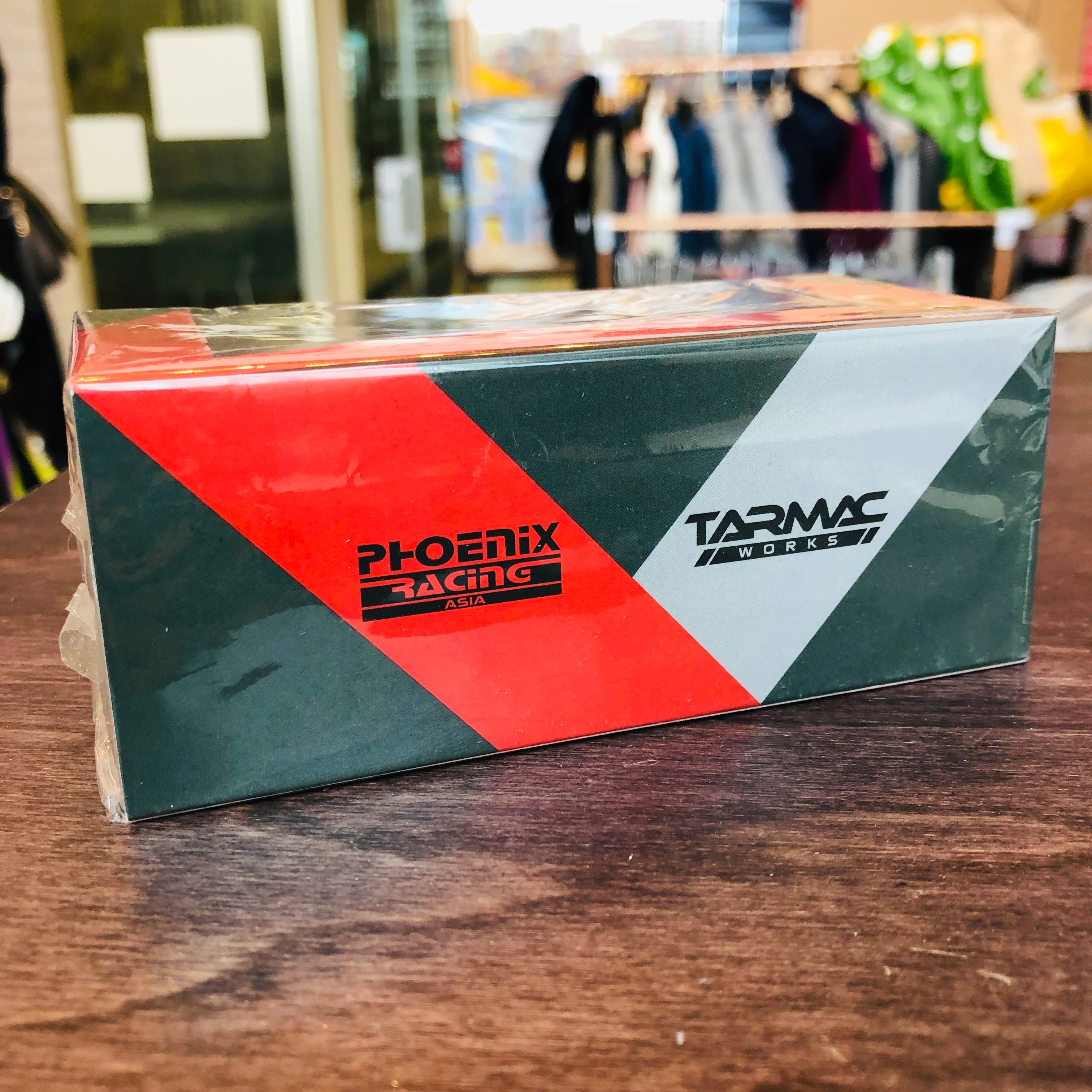 Tarmac Works 1/64 Audi RS3 LMS - TCR Asia 2017 - Audi HK/ Phoenix Racing Asia - Jasper Thong - Image 6