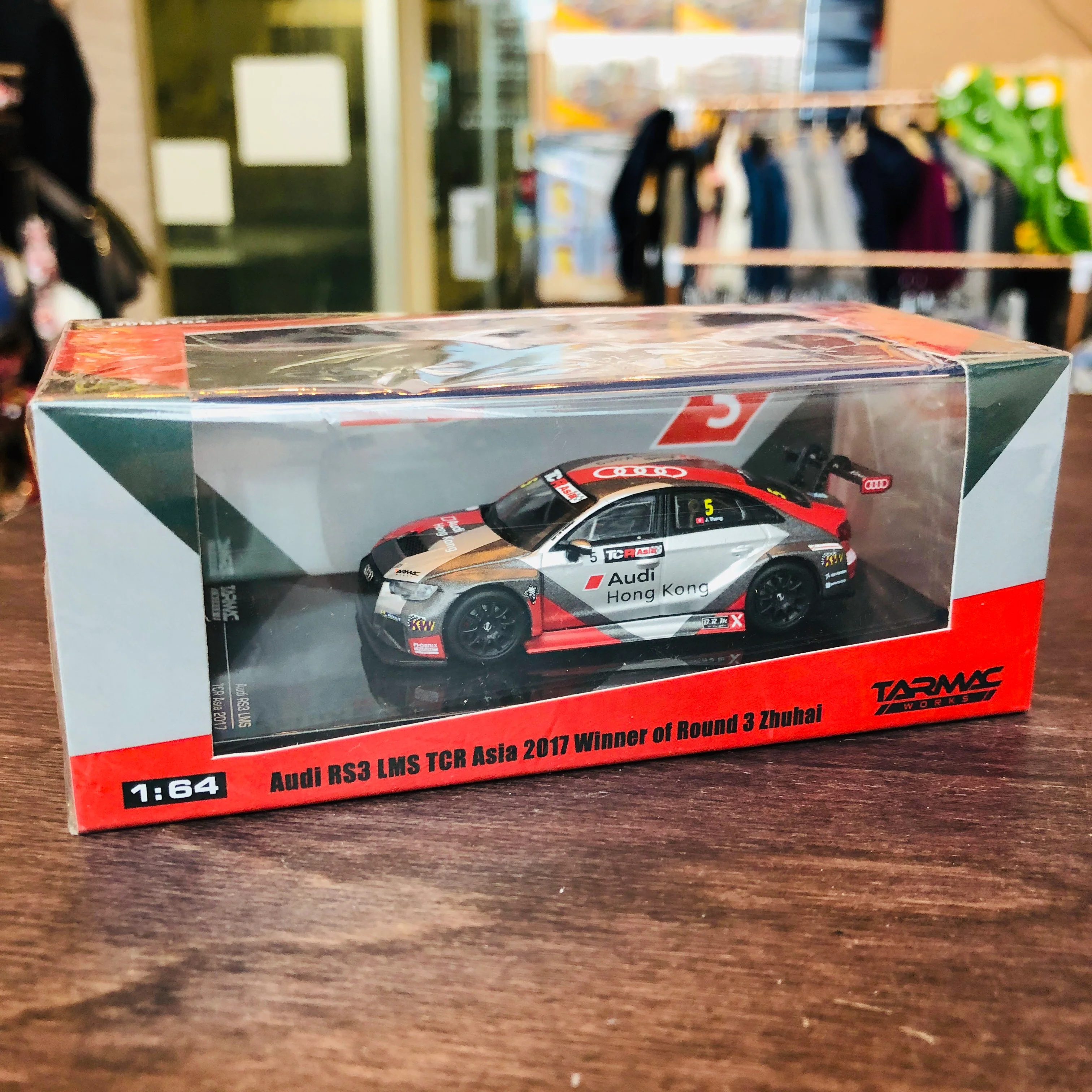 Tarmac Works 1/64 Audi RS3 LMS - TCR Asia 2017 - Audi HK/ Phoenix Racing Asia - Jasper Thong - Image 7