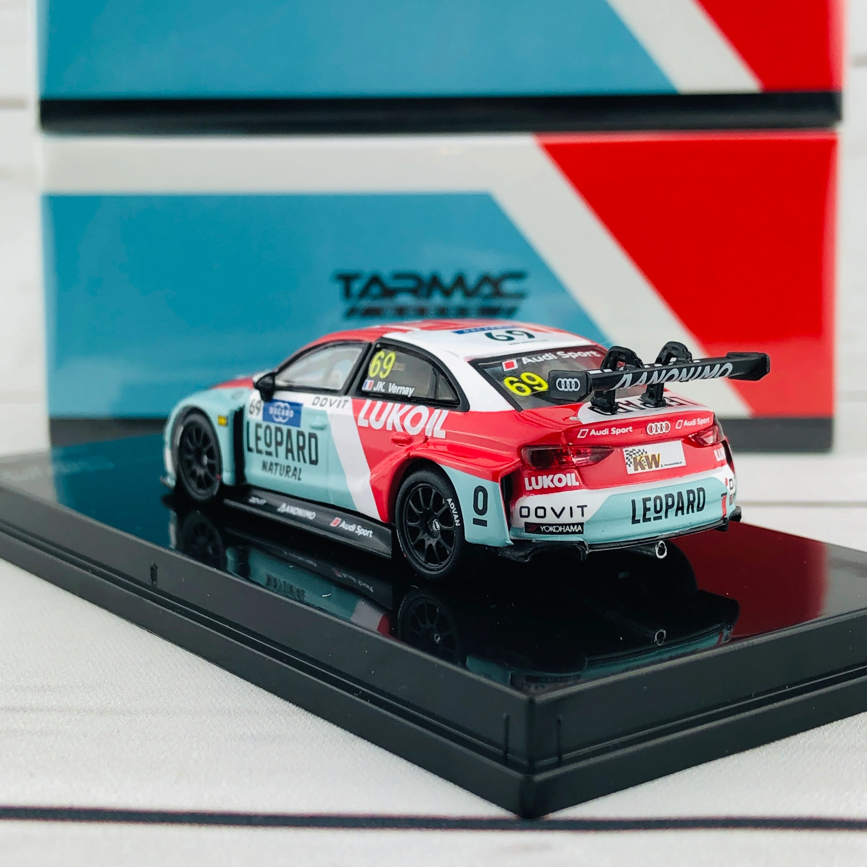 Tarmac Works 1/64 Audi RS3 LMS WTCR 2018 Jean-Karl Vernay Limited to 999pcs T64-013-18WTCR69 - Image 4