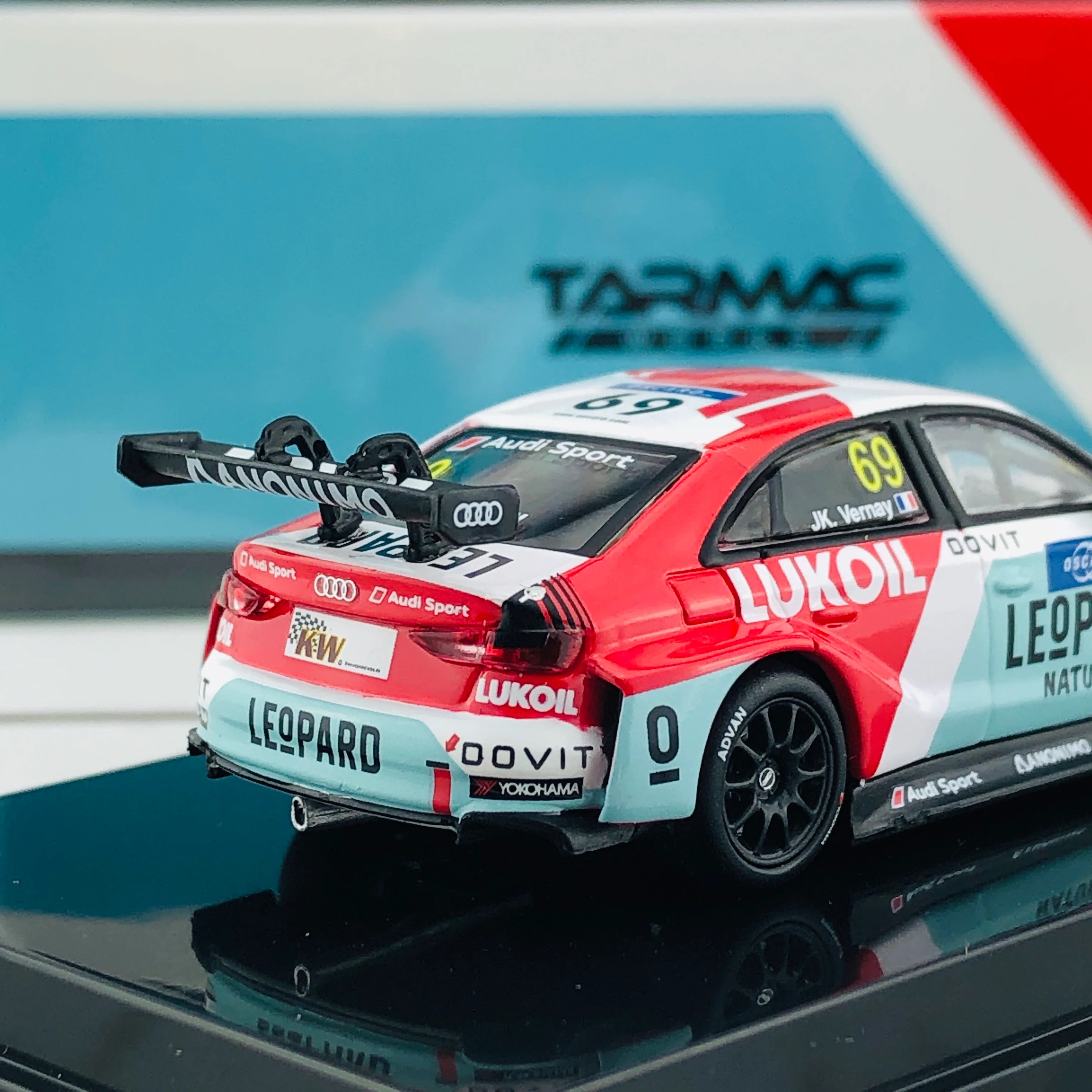 Tarmac Works 1/64 Audi RS3 LMS WTCR 2018 Jean-Karl Vernay Limited to 999pcs T64-013-18WTCR69 - Image 5