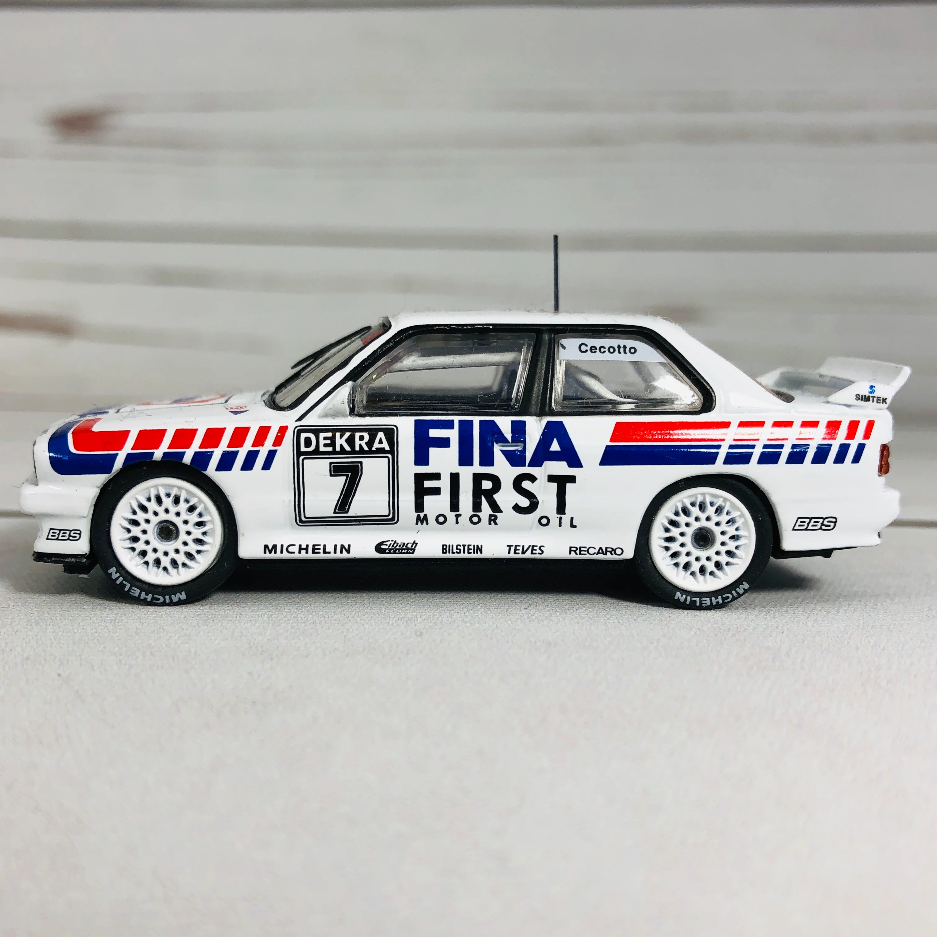 Tarmac Works 1/64 BMW M3 E30 - DTM 1992 - J. Cecotto T64-009-FINA - Image 3