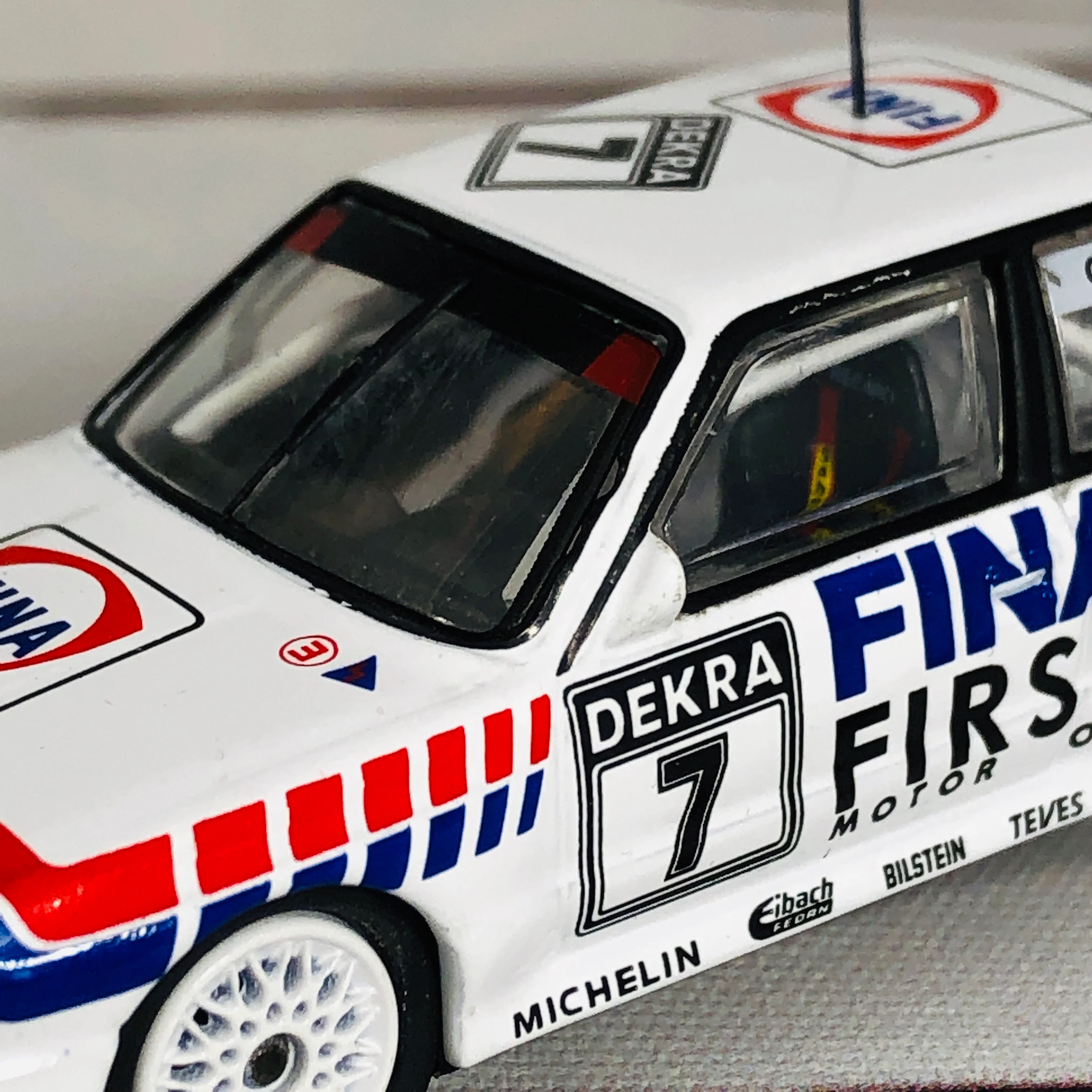 Tarmac Works 1/64 BMW M3 E30 - DTM 1992 - J. Cecotto T64-009-FINA - Image 5