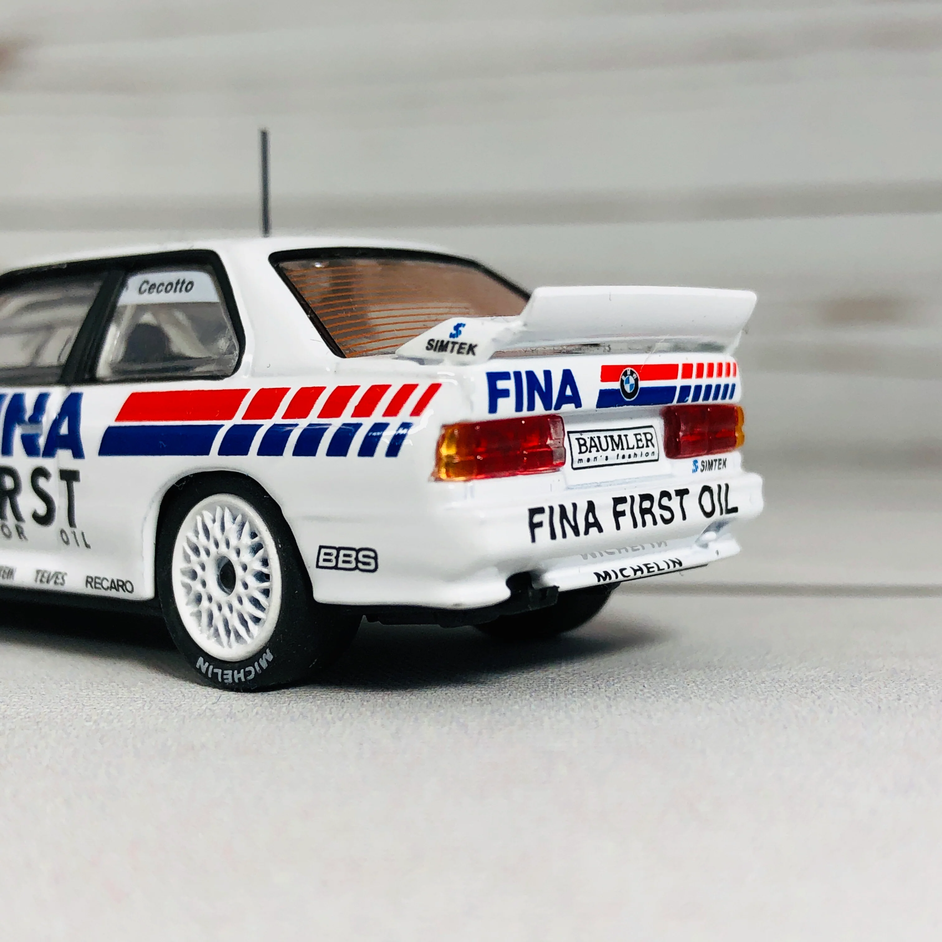 Tarmac Works 1/64 BMW M3 E30 - DTM 1992 - J. Cecotto T64-009-FINA - Image 8