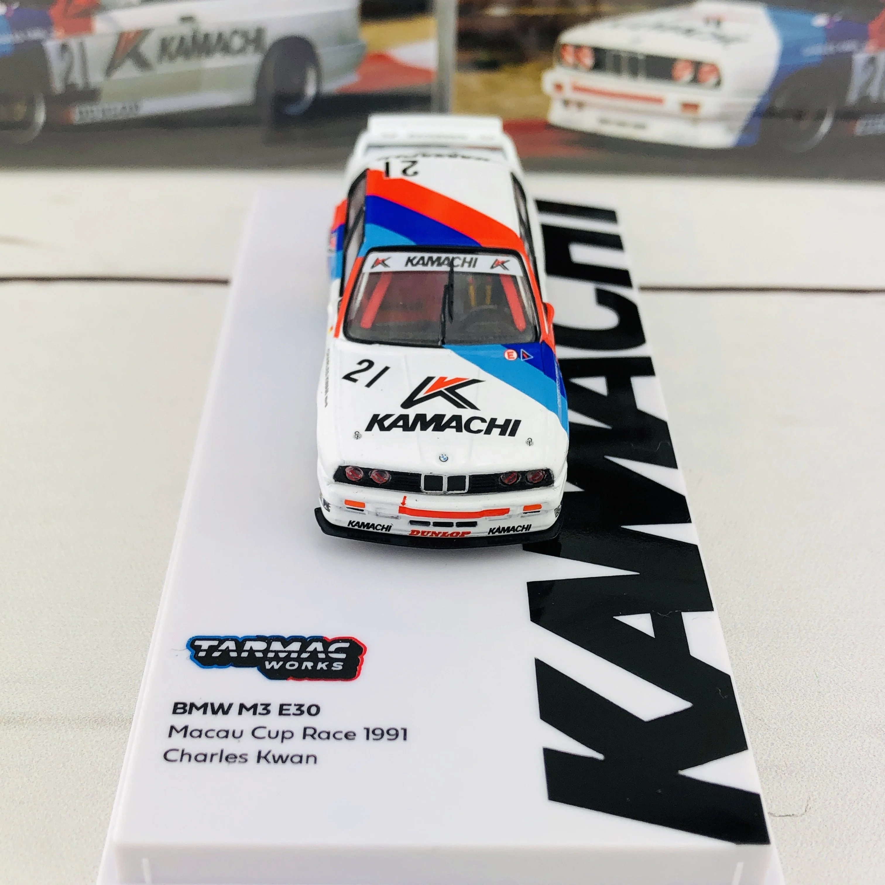 Tarmac Works 1/64 BMW M3 E30 Macau Cup Race 1991 Charles Kwan T64-009-91MCR21 - Image 7