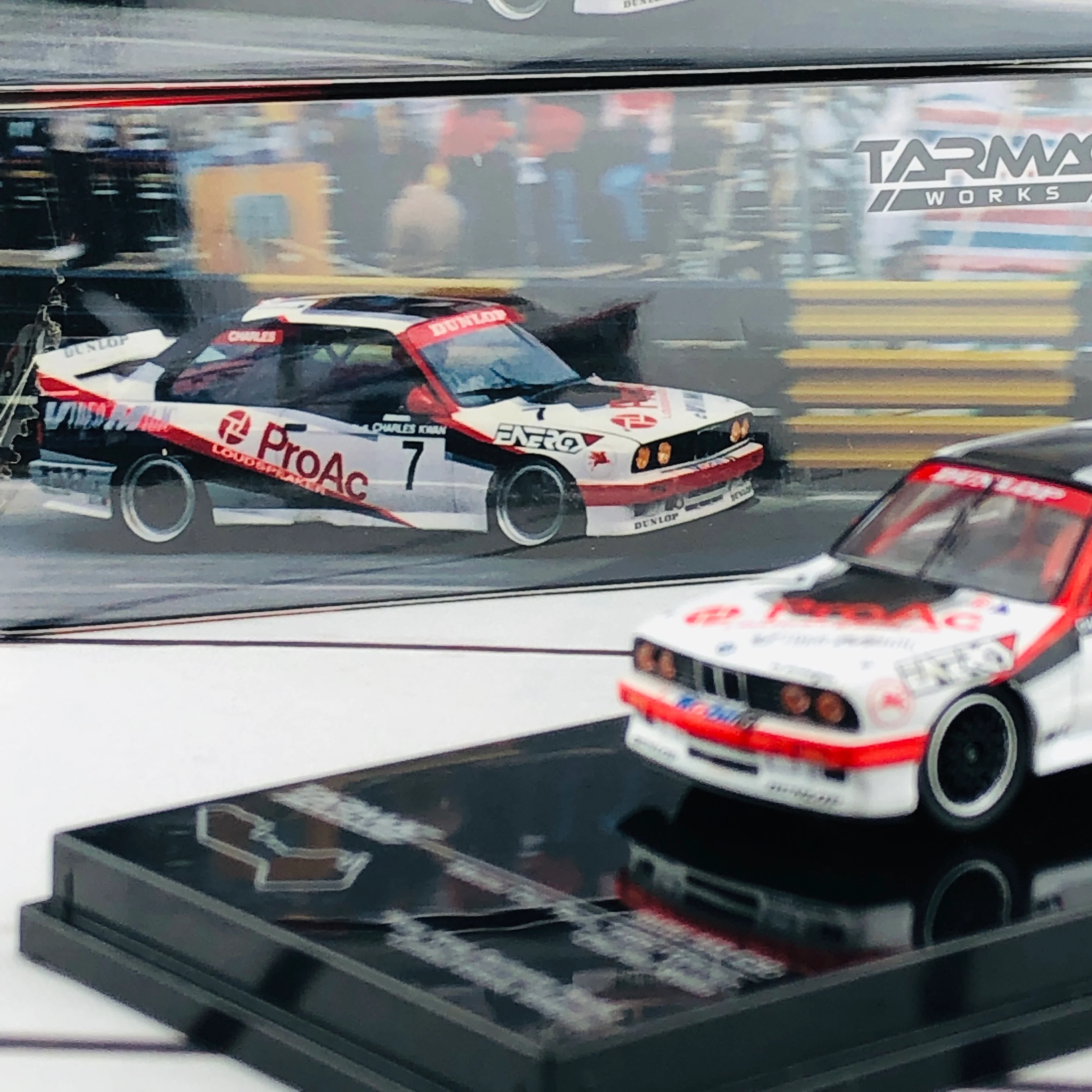Tarmac Works 1/64 BMW M3 E30 Macau Cup Race 1992 Winner Charles Kwan - Image 8