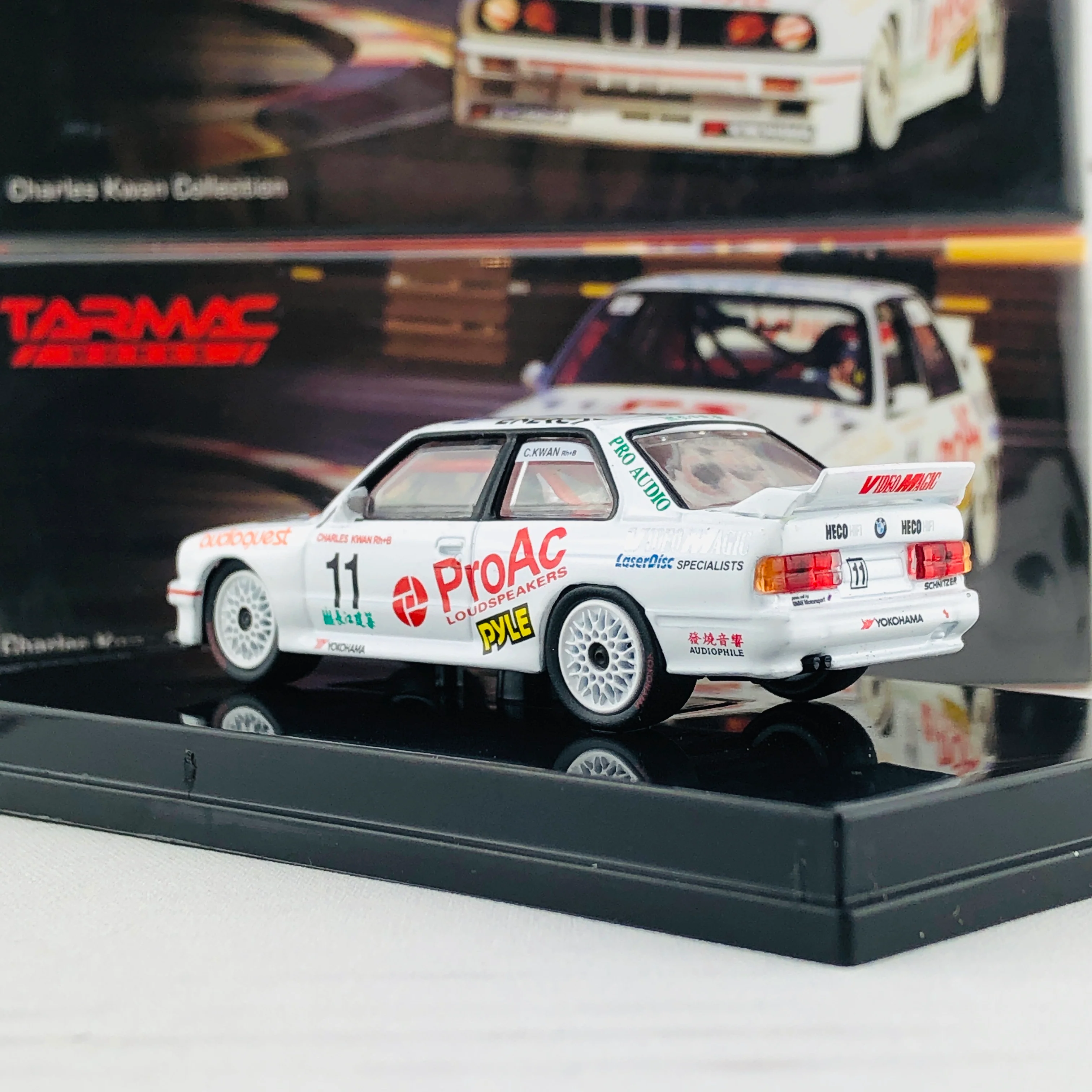 Tarmac Works 1/64 BMW M3 E30 Macau Guia Cup Race 1993 Winner Charles Kwan T64-009-93MAC - Image 4