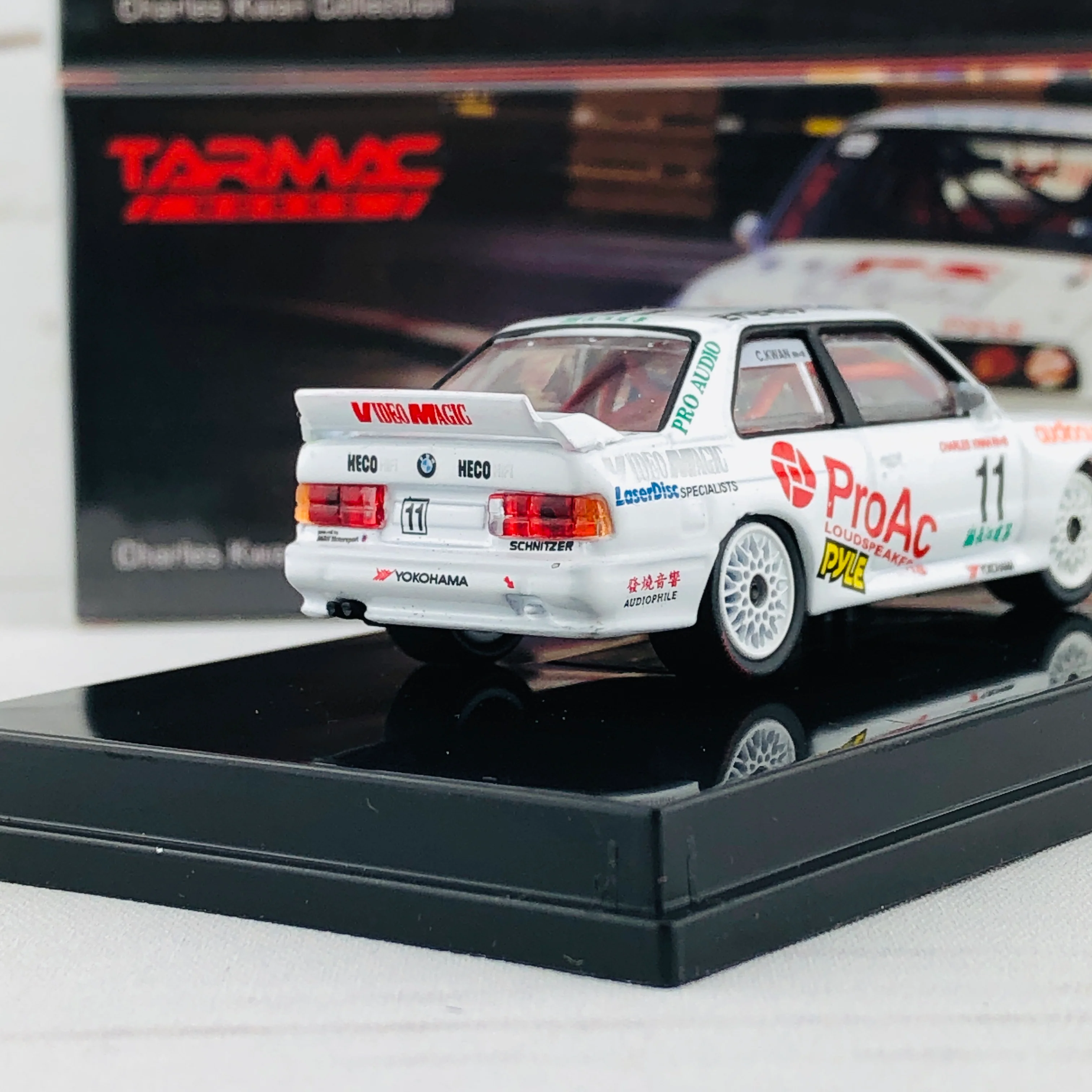 Tarmac Works 1/64 BMW M3 E30 Macau Guia Cup Race 1993 Winner Charles Kwan T64-009-93MAC - Image 5