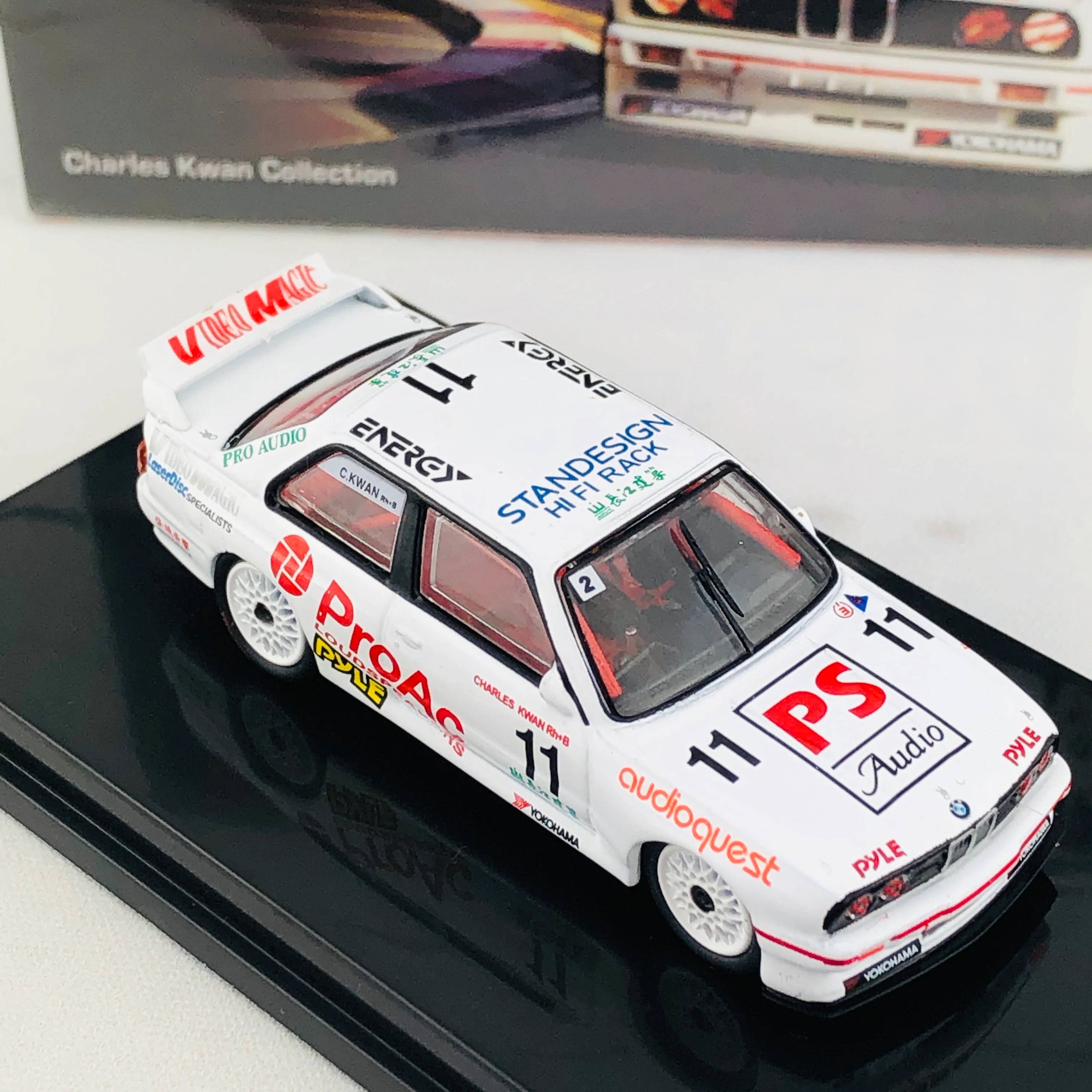 Tarmac Works 1/64 BMW M3 E30 Macau Guia Cup Race 1993 Winner Charles Kwan T64-009-93MAC - Image 6