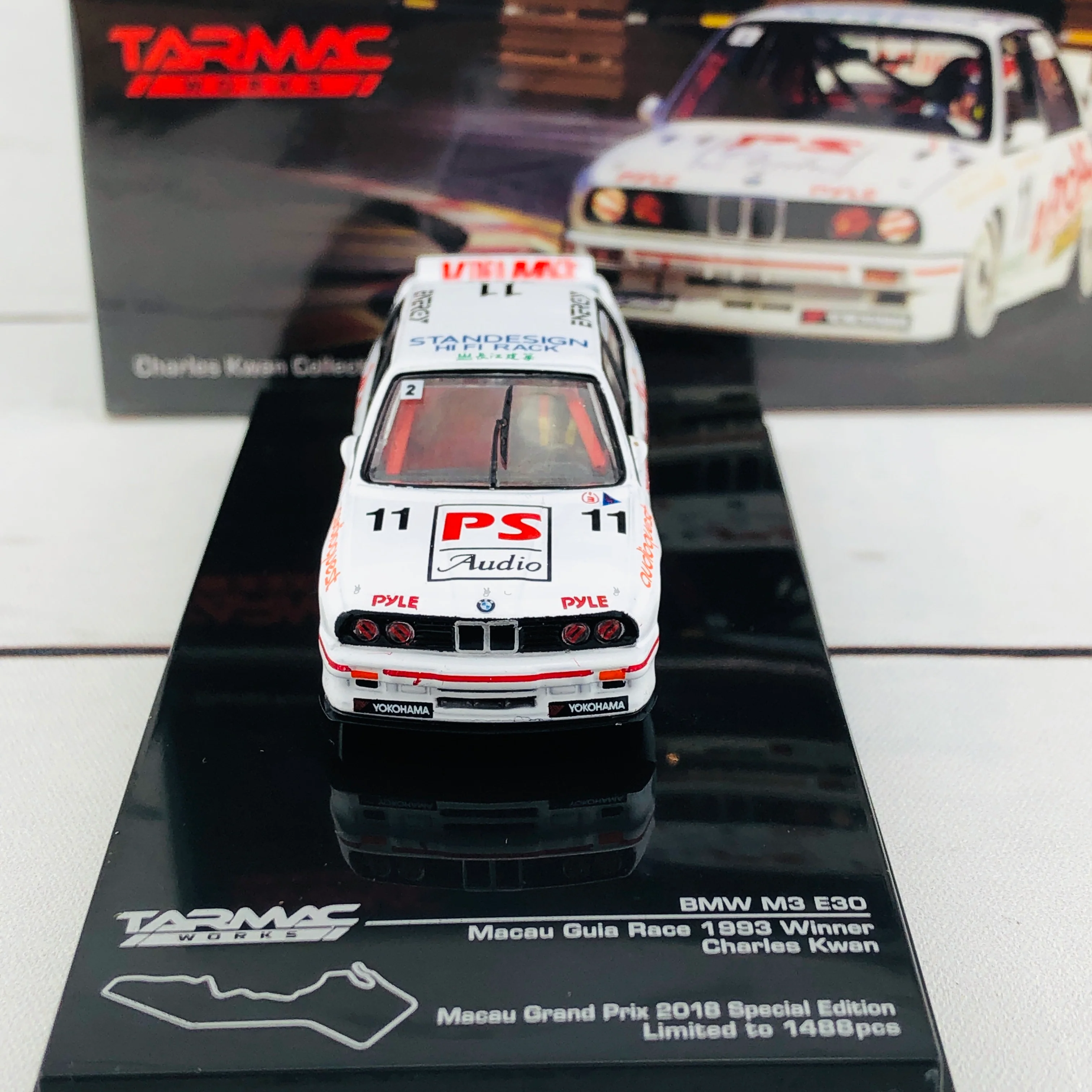 Tarmac Works 1/64 BMW M3 E30 Macau Guia Cup Race 1993 Winner Charles Kwan T64-009-93MAC - Image 7