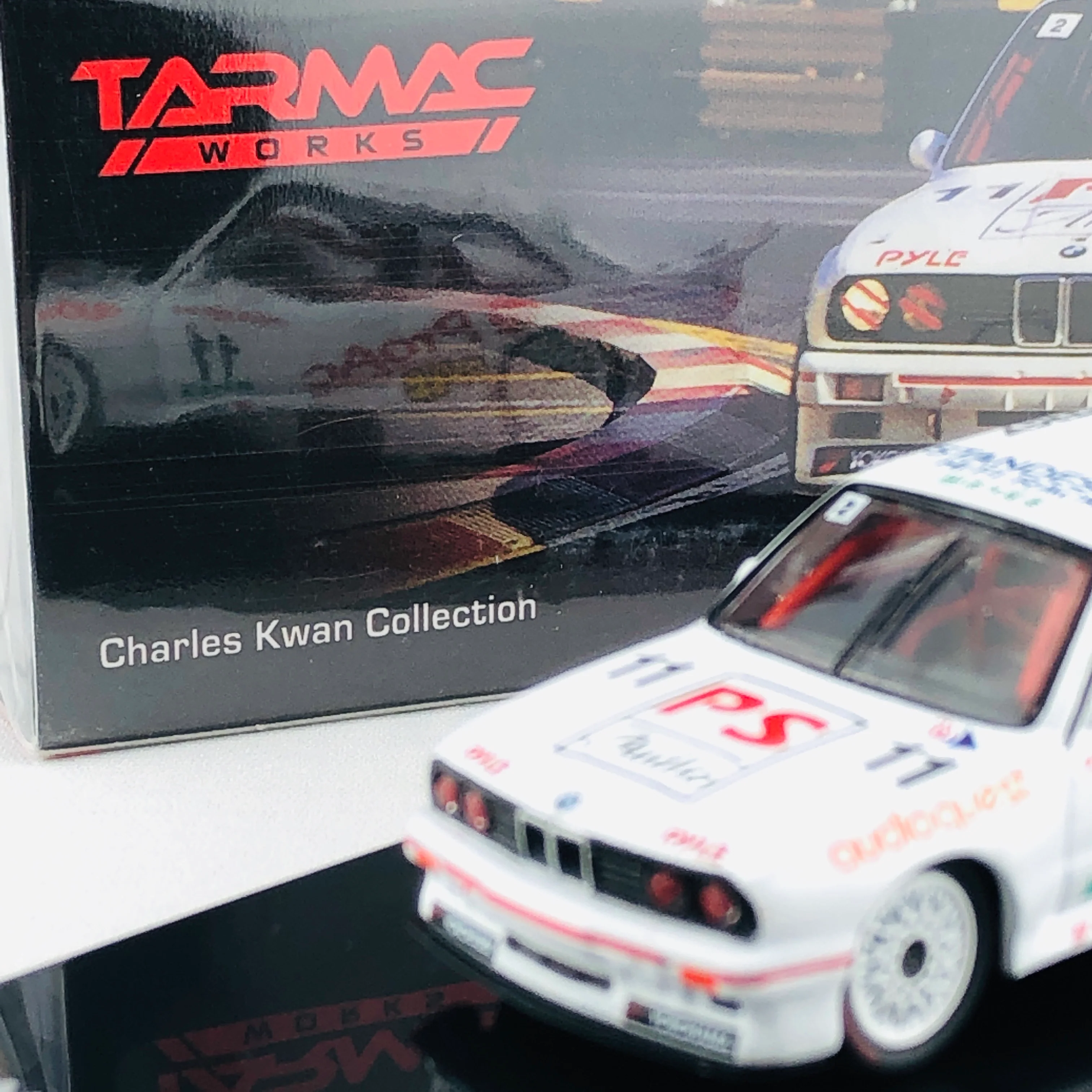 Tarmac Works 1/64 BMW M3 E30 Macau Guia Cup Race 1993 Winner Charles Kwan T64-009-93MAC - Image 8