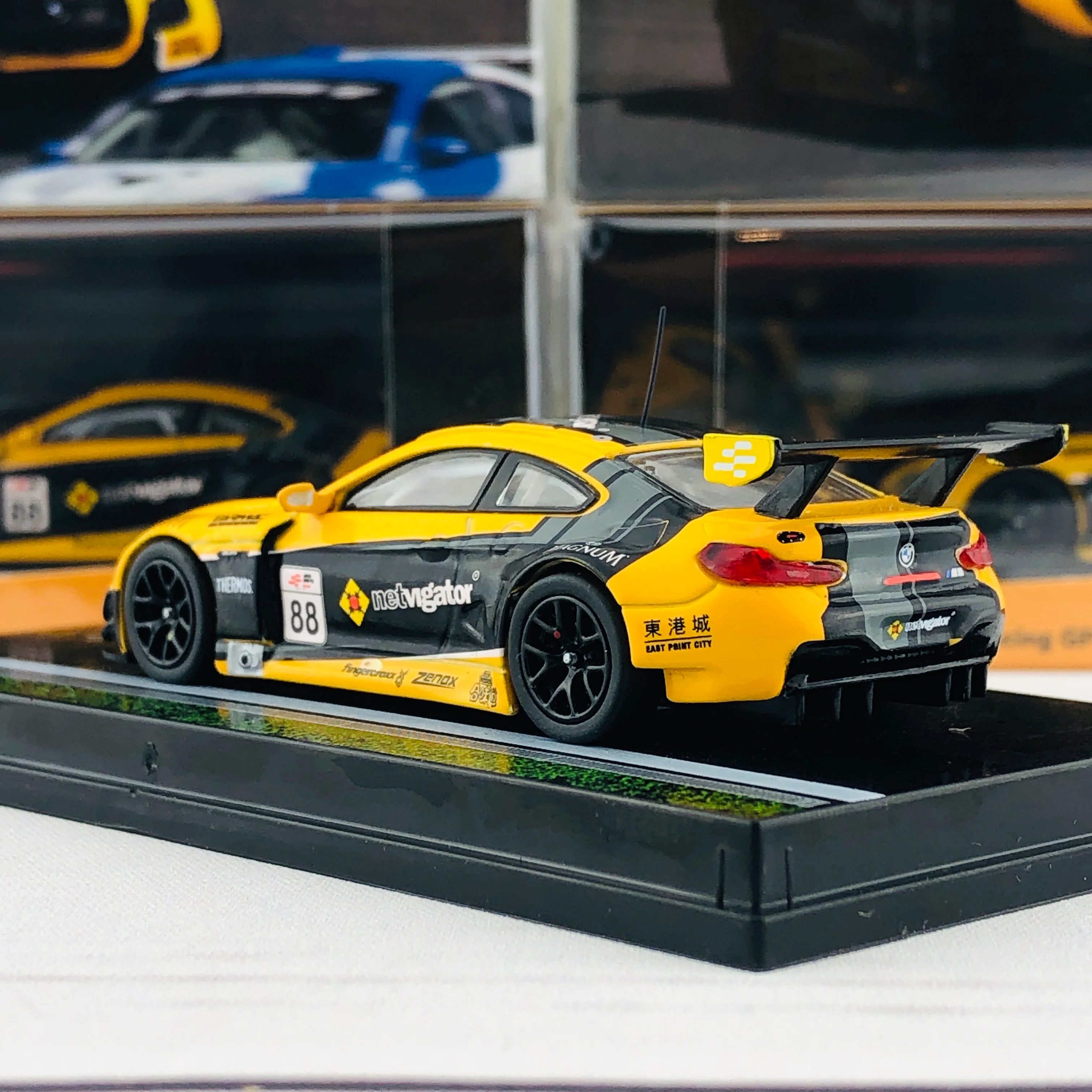 Tarmac Works 1/64 BMW M6 GTS eRacing GP Hong Kong Season 1 T64-020-eRGP18NE - Image 3