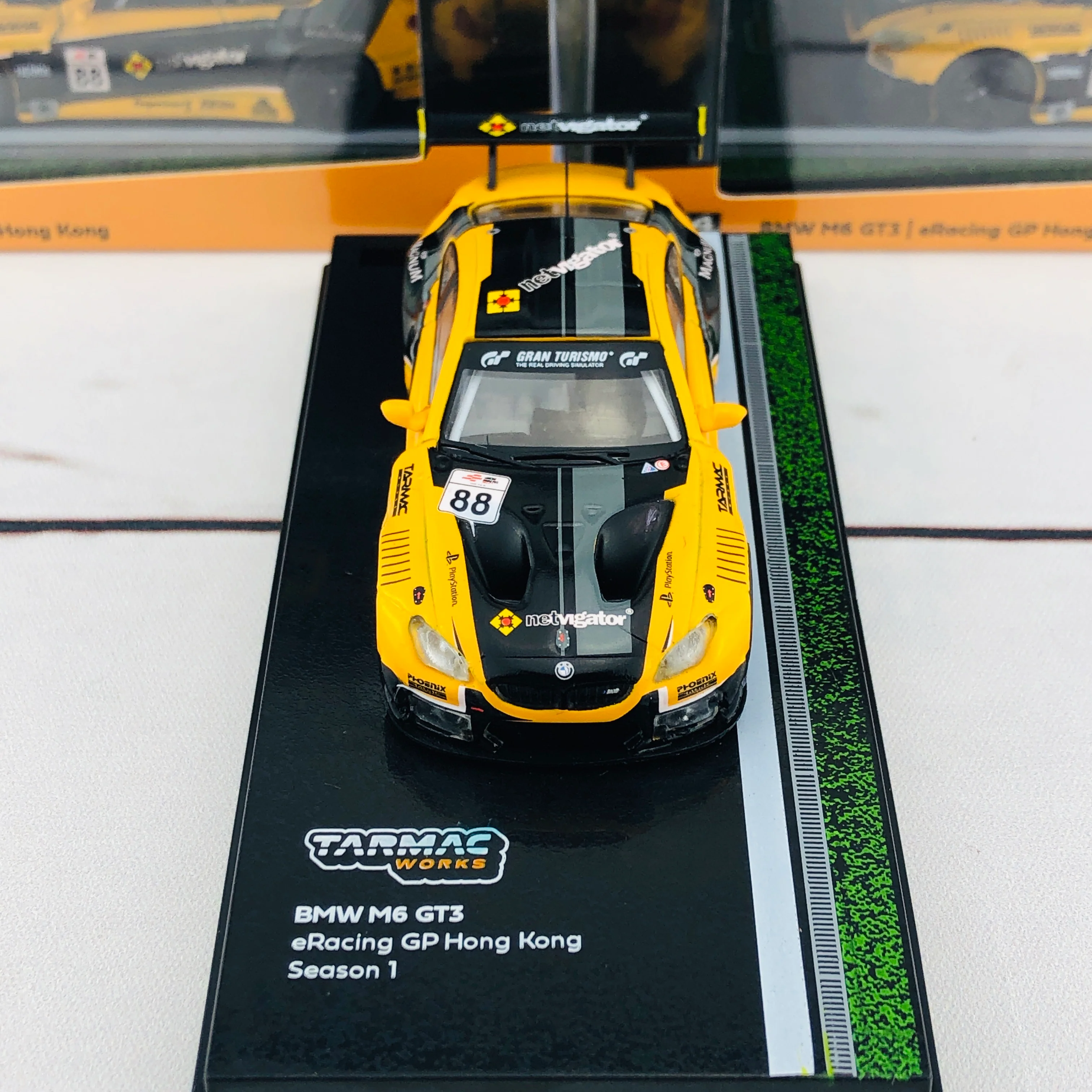 Tarmac Works 1/64 BMW M6 GTS eRacing GP Hong Kong Season 1 T64-020-eRGP18NE - Image 7