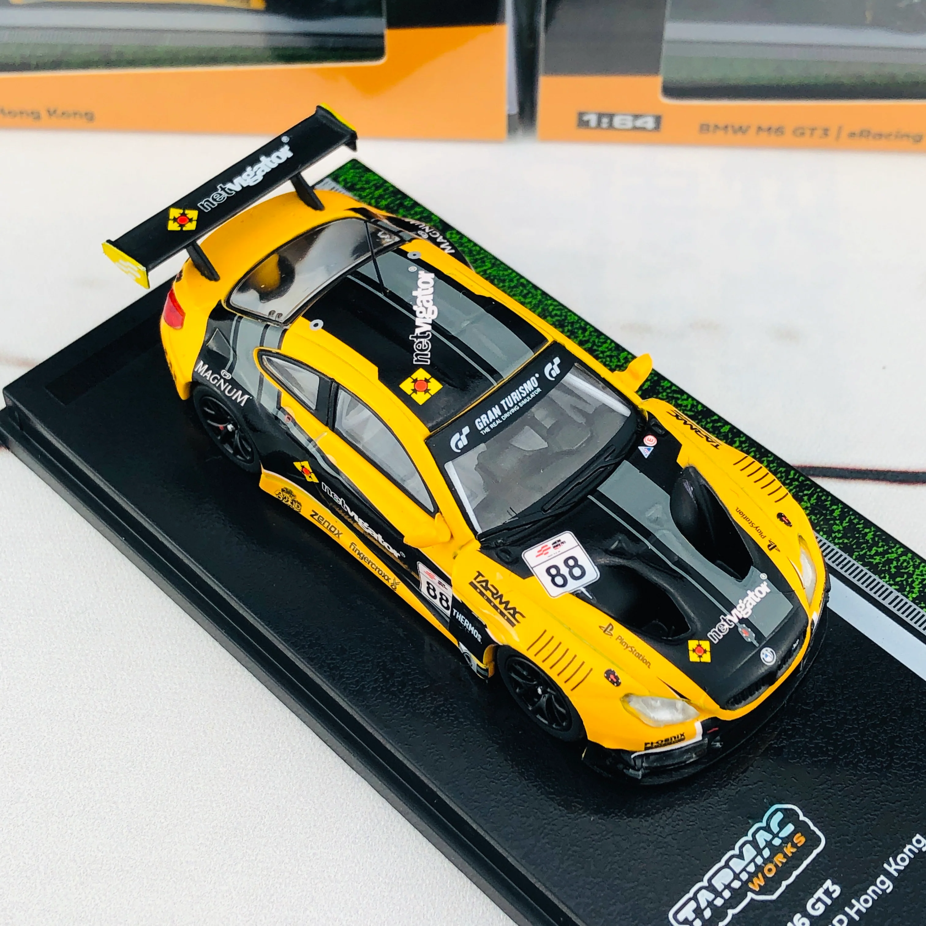 Tarmac Works 1/64 BMW M6 GTS eRacing GP Hong Kong Season 1 T64-020-eRGP18NE - Image 8