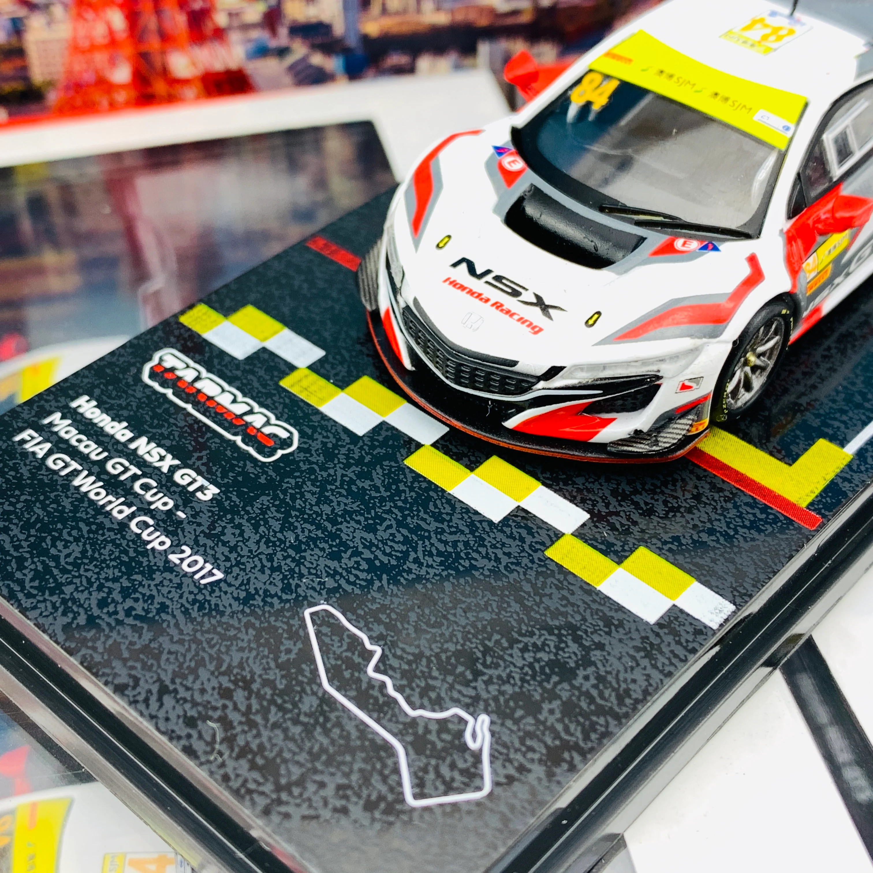 Tarmac Works 1/64 Hobby Collection Honda NSX GT3 Macau GT Cup - FIA GT World Cup 2017 T64-028-17MGT84 - Image 3