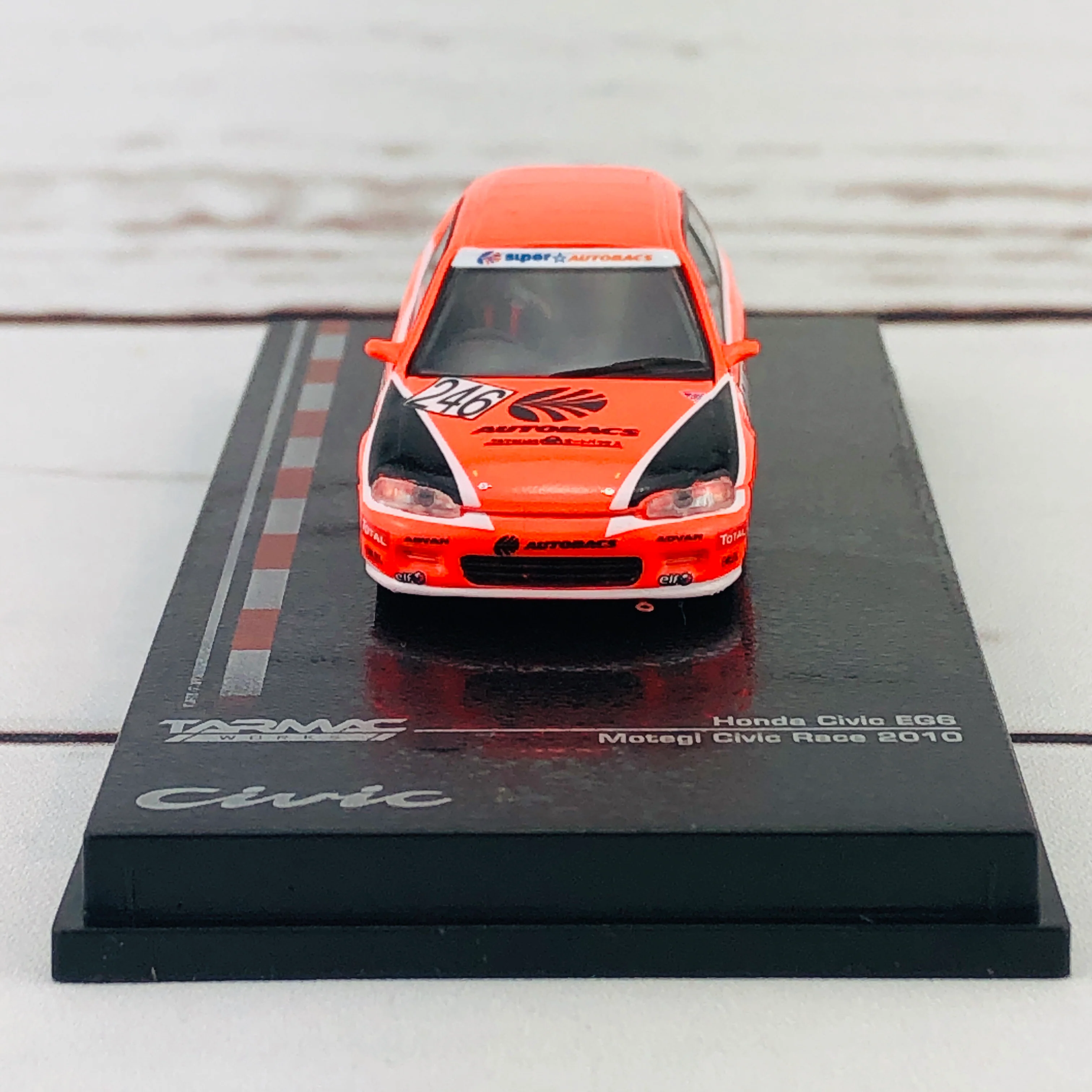Tarmac Works 1/64 Honda Civic EG6 Motegi Civic Race 2010 #246 AUTOBACS T64-001-AB - Image 11