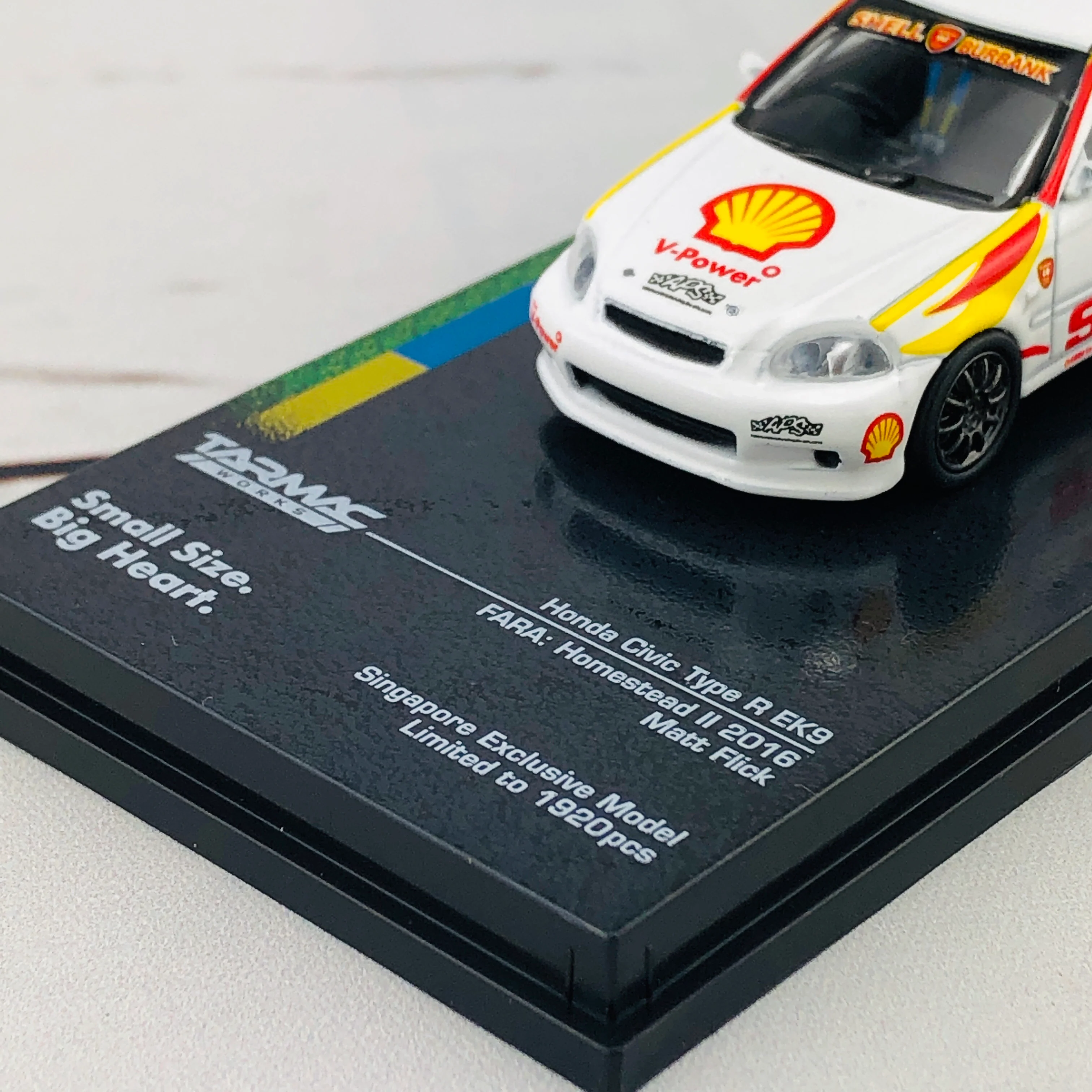 Tarmac Works 1/64 Honda Civic Type R EK9 FARA : Homestead II 2016 "SHELL" Singapore Exclusive Model - Image 4