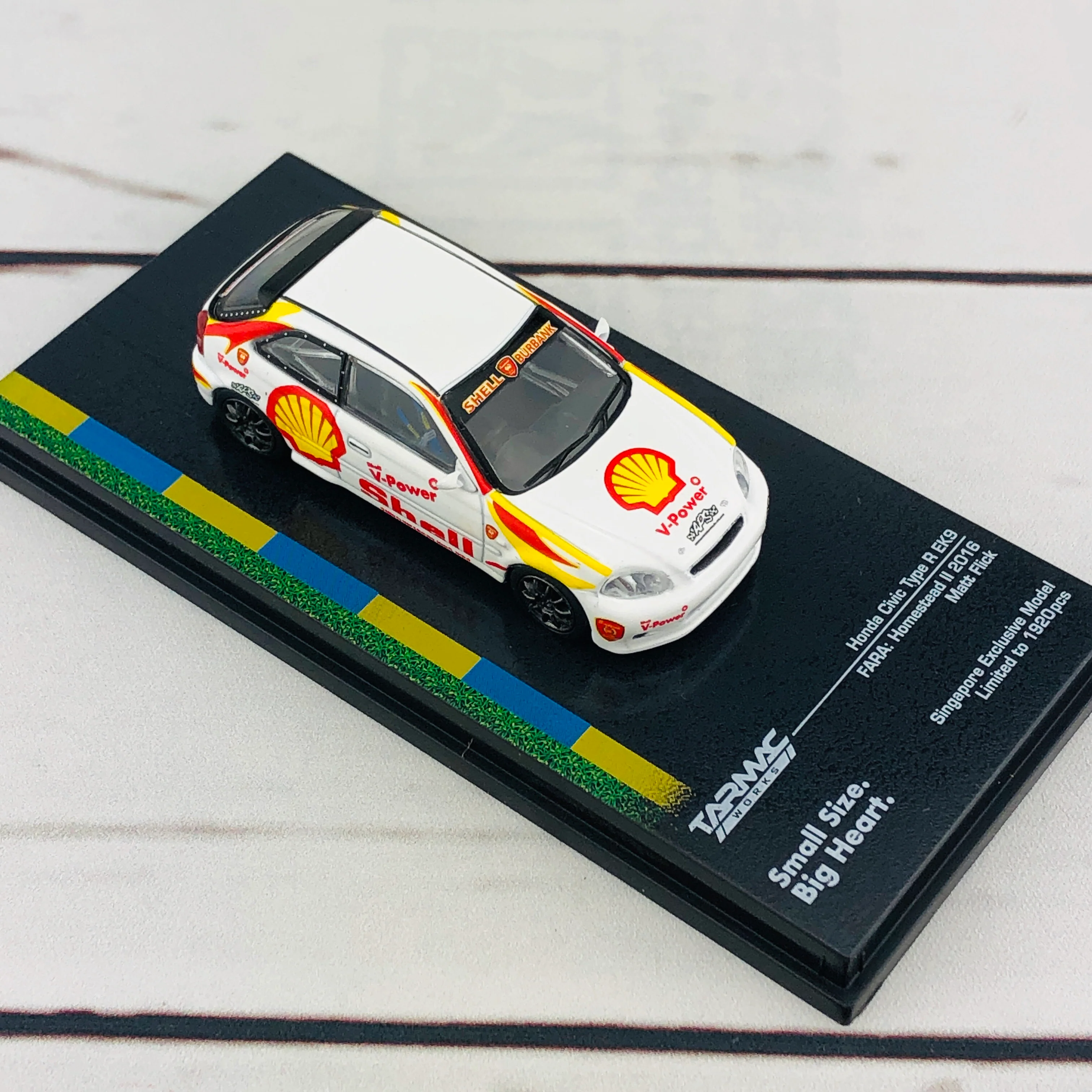 Tarmac Works 1/64 Honda Civic Type R EK9 FARA : Homestead II 2016 "SHELL" Singapore Exclusive Model - Image 7