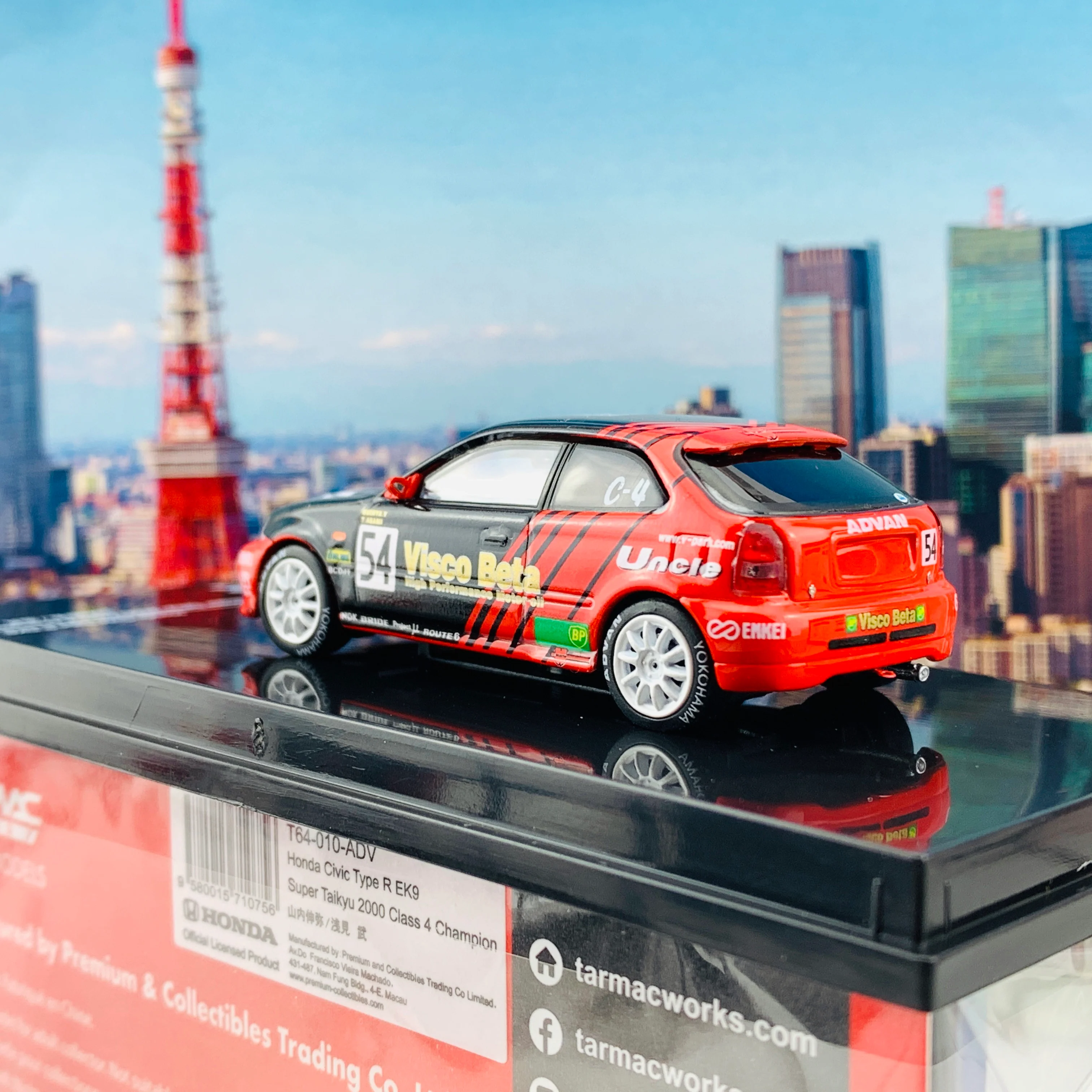 Tarmac Works 1/64 Honda Civic Type R EK9 Super Taikyu 2000 Class 4 Champion #54 T64-010-ADV - Image 4