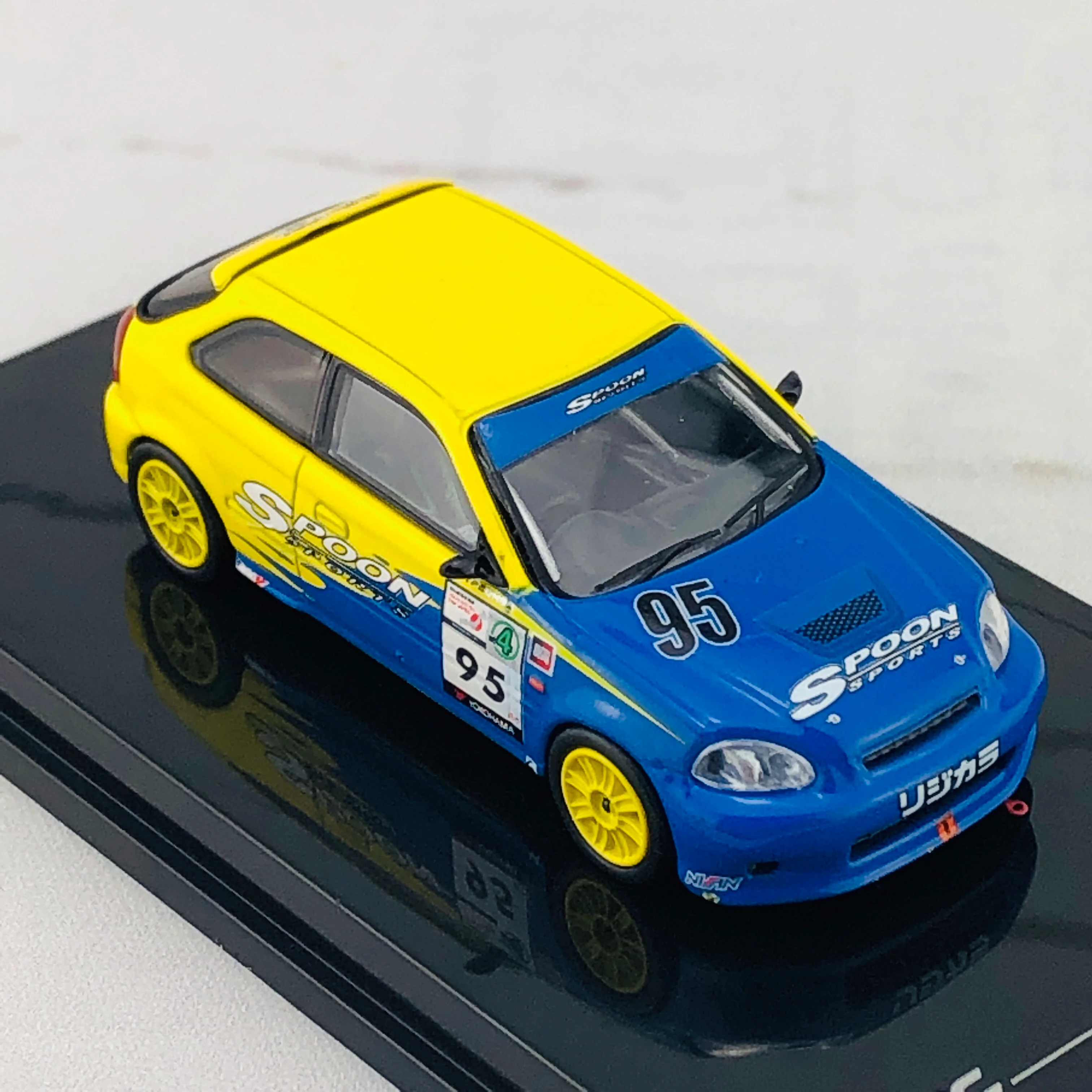 Tarmac Works 1/64 Honda Civic Type R EK9 Super Taikyu #95 - Image 9