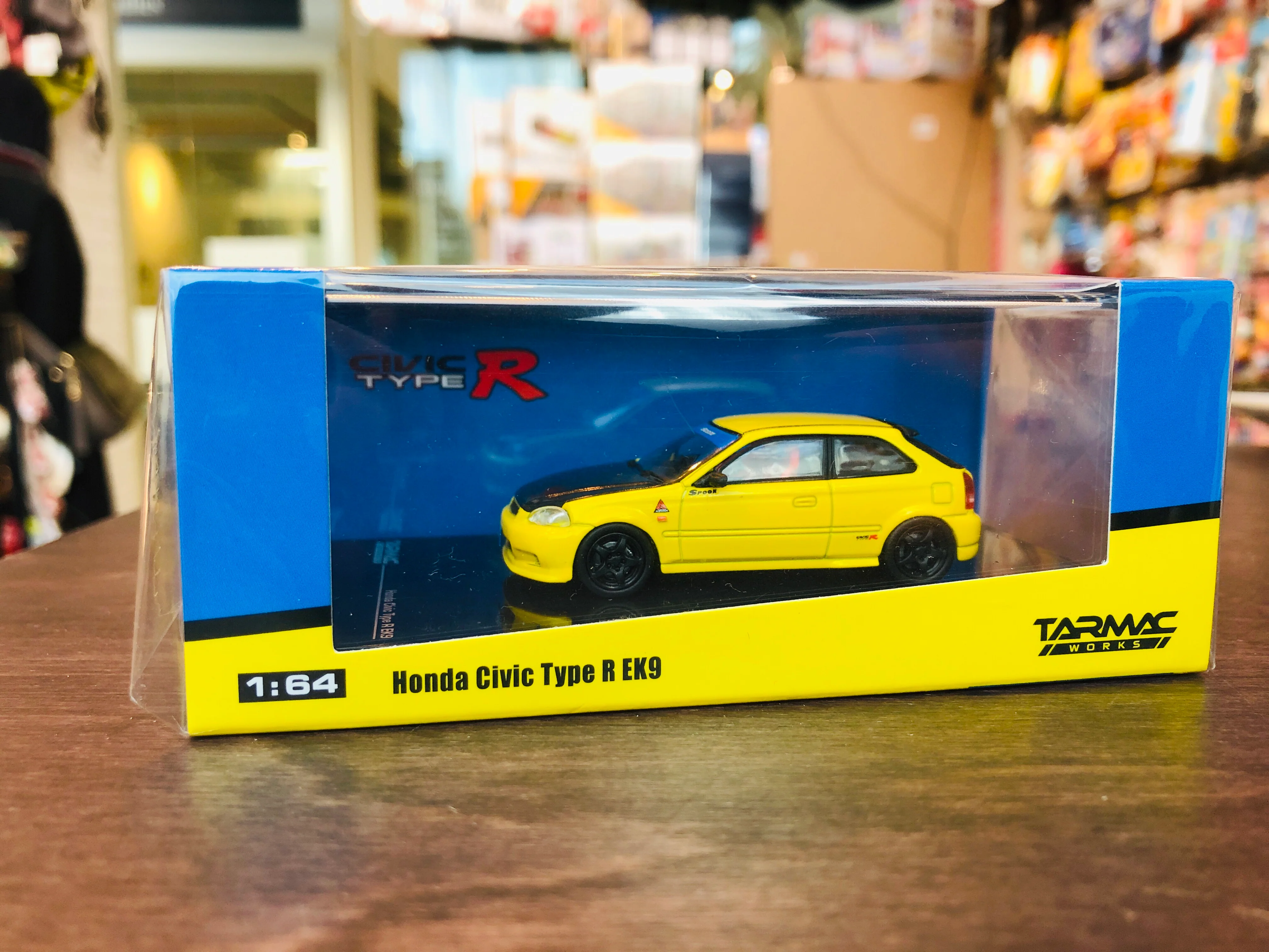 Tarmac Works 1/64 Honda Civic Type R EK9 Yellow - Image 5