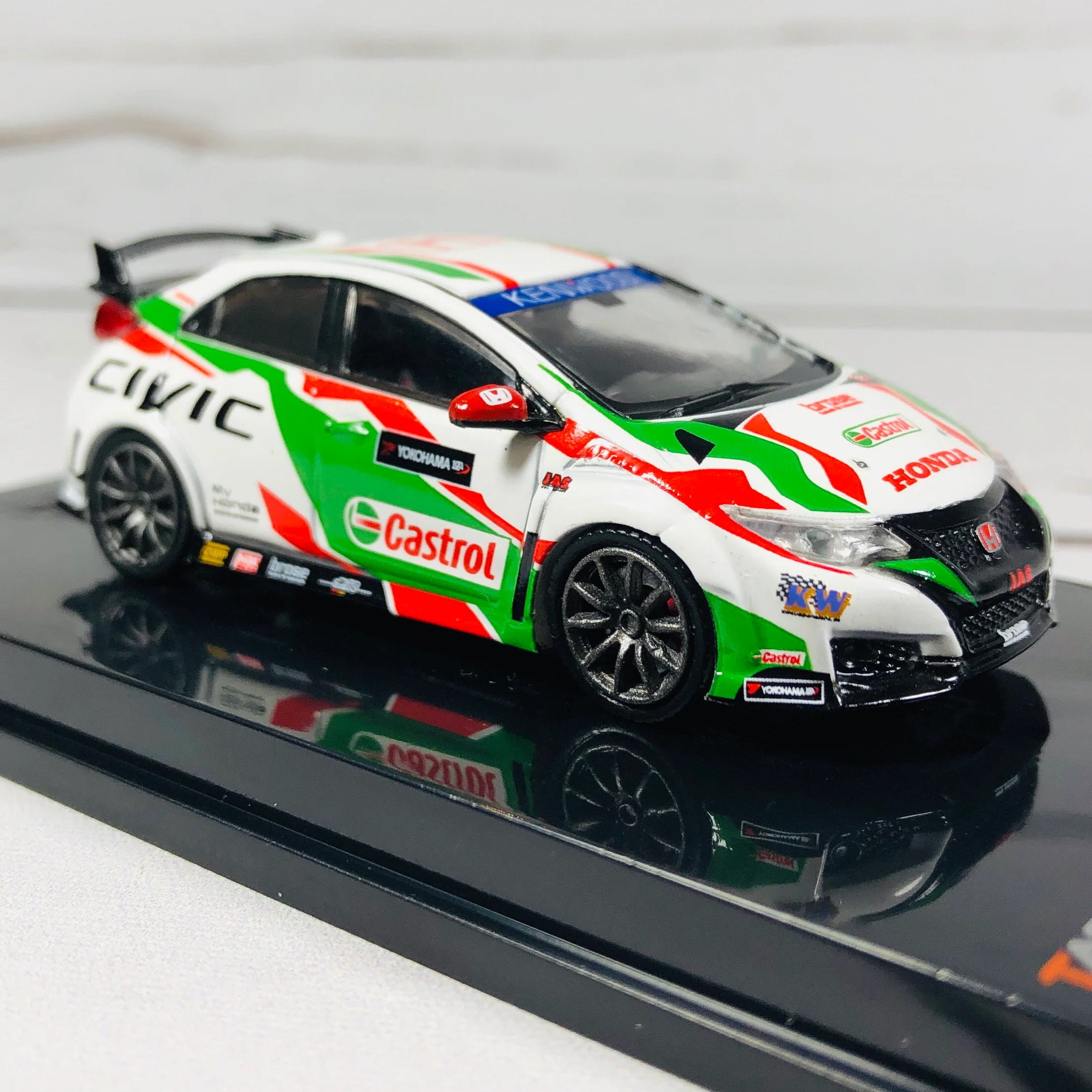 Tarmac Works 1/64 Honda Civic Type R FK2 Touring Car Livery - Image 4
