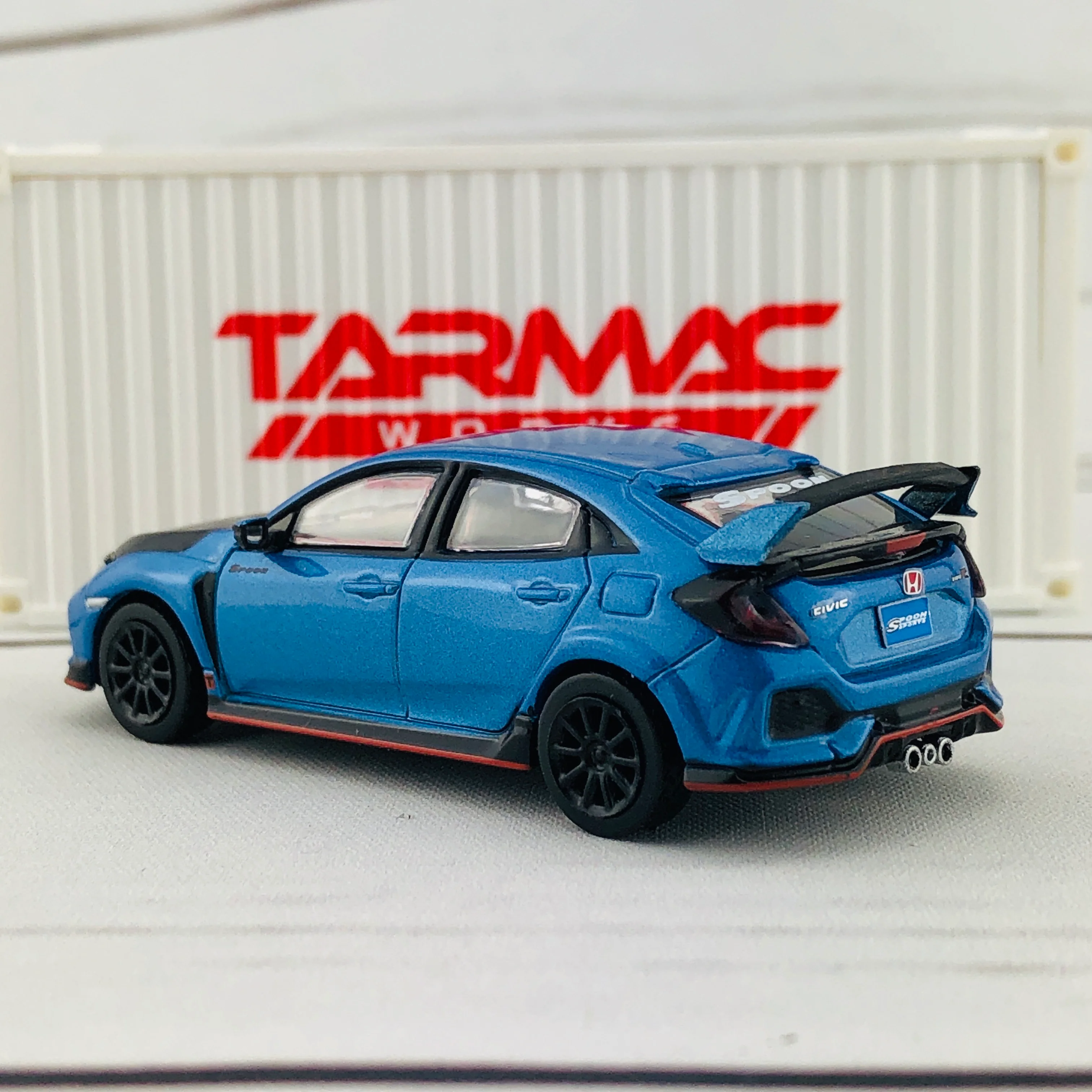 Tarmac Works 1/64 Honda Civic Type R FK8 Brilliant Blue with Black Bonnet and Container T64-014-BLE - Image 4