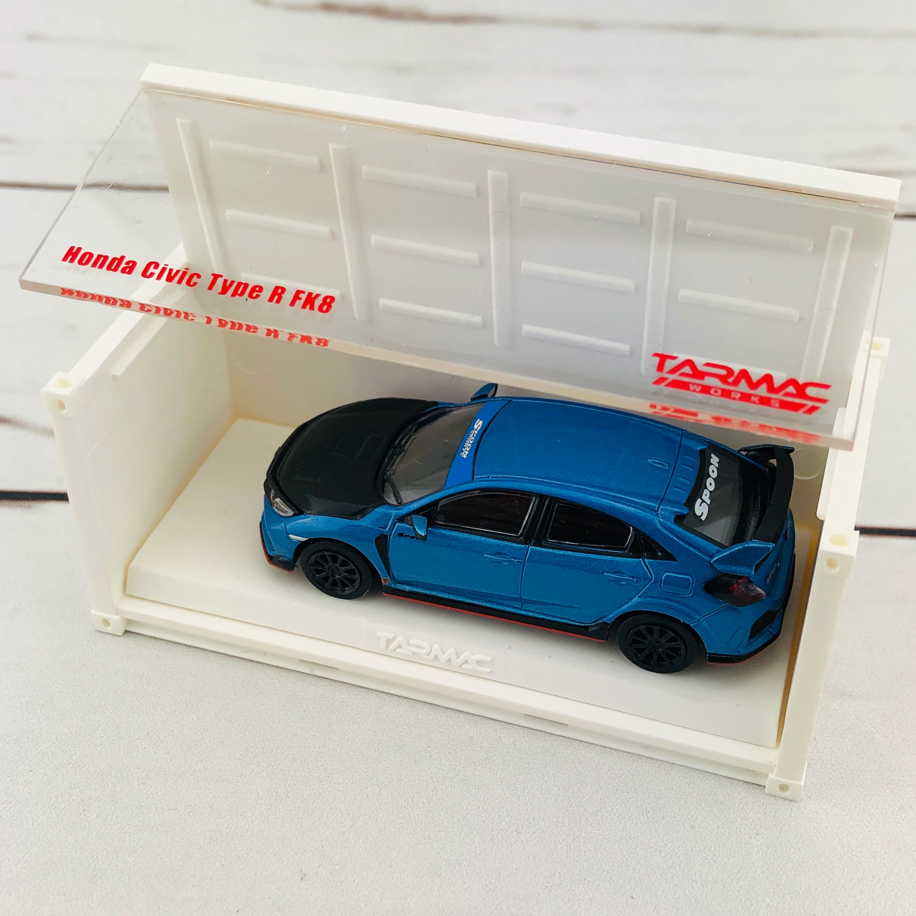 Tarmac Works 1/64 Honda Civic Type R FK8 Brilliant Blue with Black Bonnet and Container T64-014-BLE - Image 8