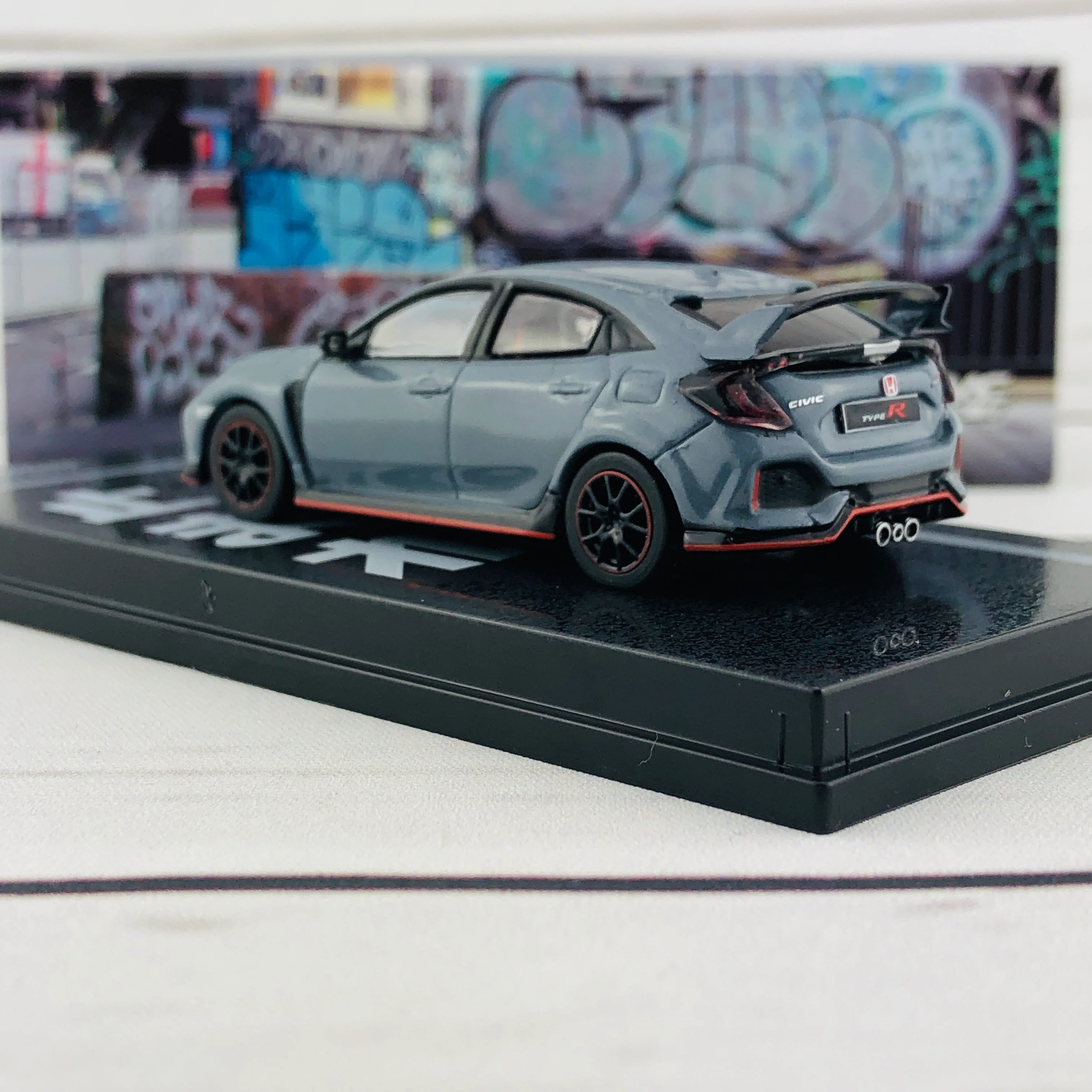 Tarmac Works 1/64 Honda Civic Type R FK8 Malaysia Exclusive Model T64-014-SGY - Image 5