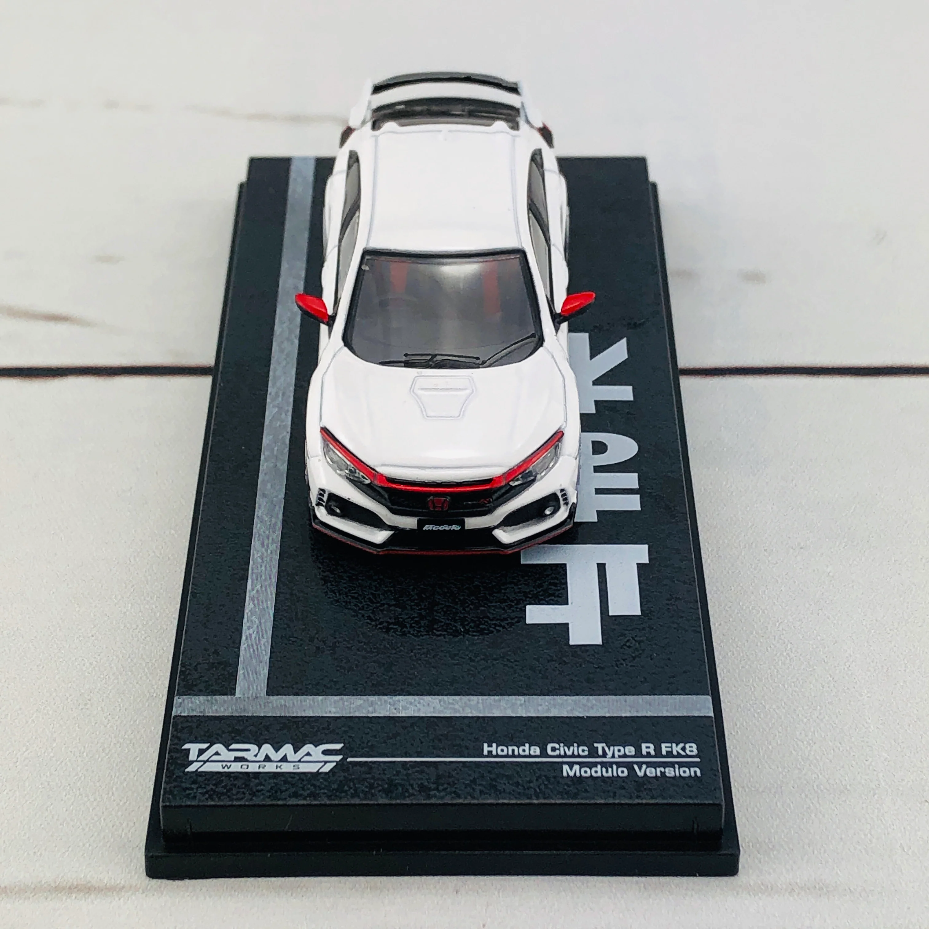Tarmac Works 1/64 Honda Civic Type R FK8 Modulo Version - Image 7