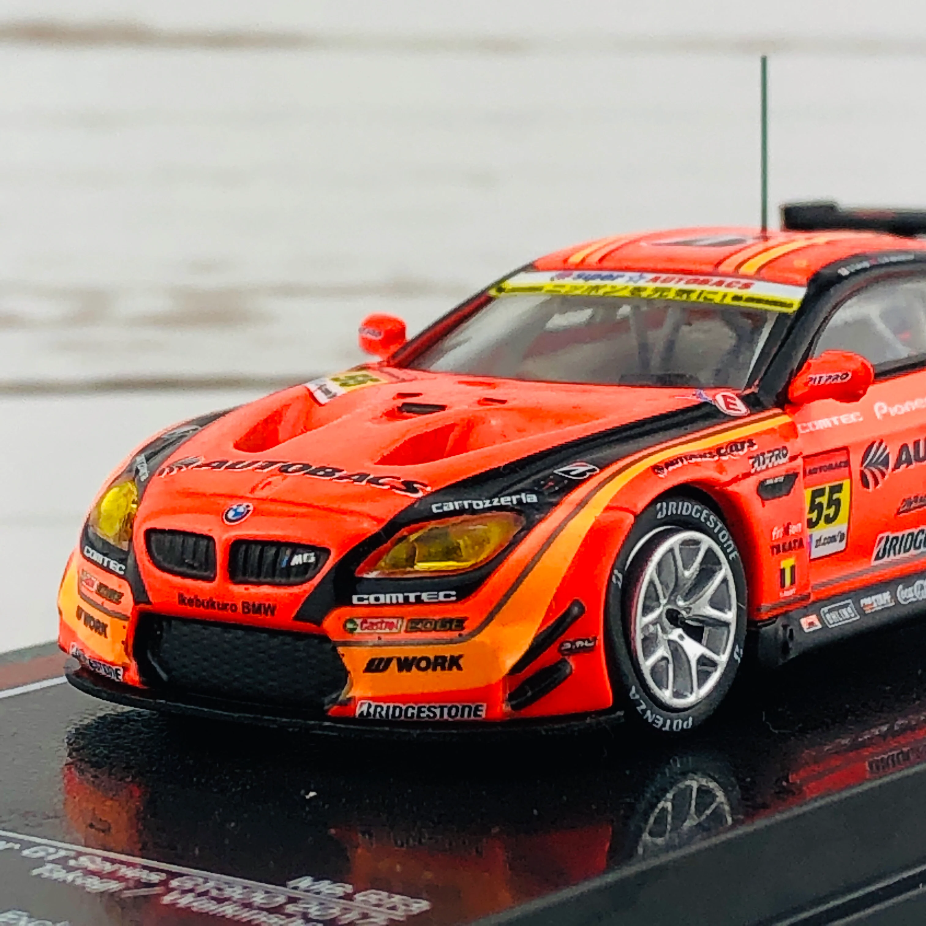 Tarmac Works 1/64 BMW M6 GTS Super GT Series GT300 2017 Takagi / Walkinshaw Taiwan Exclusive Model - Image 3