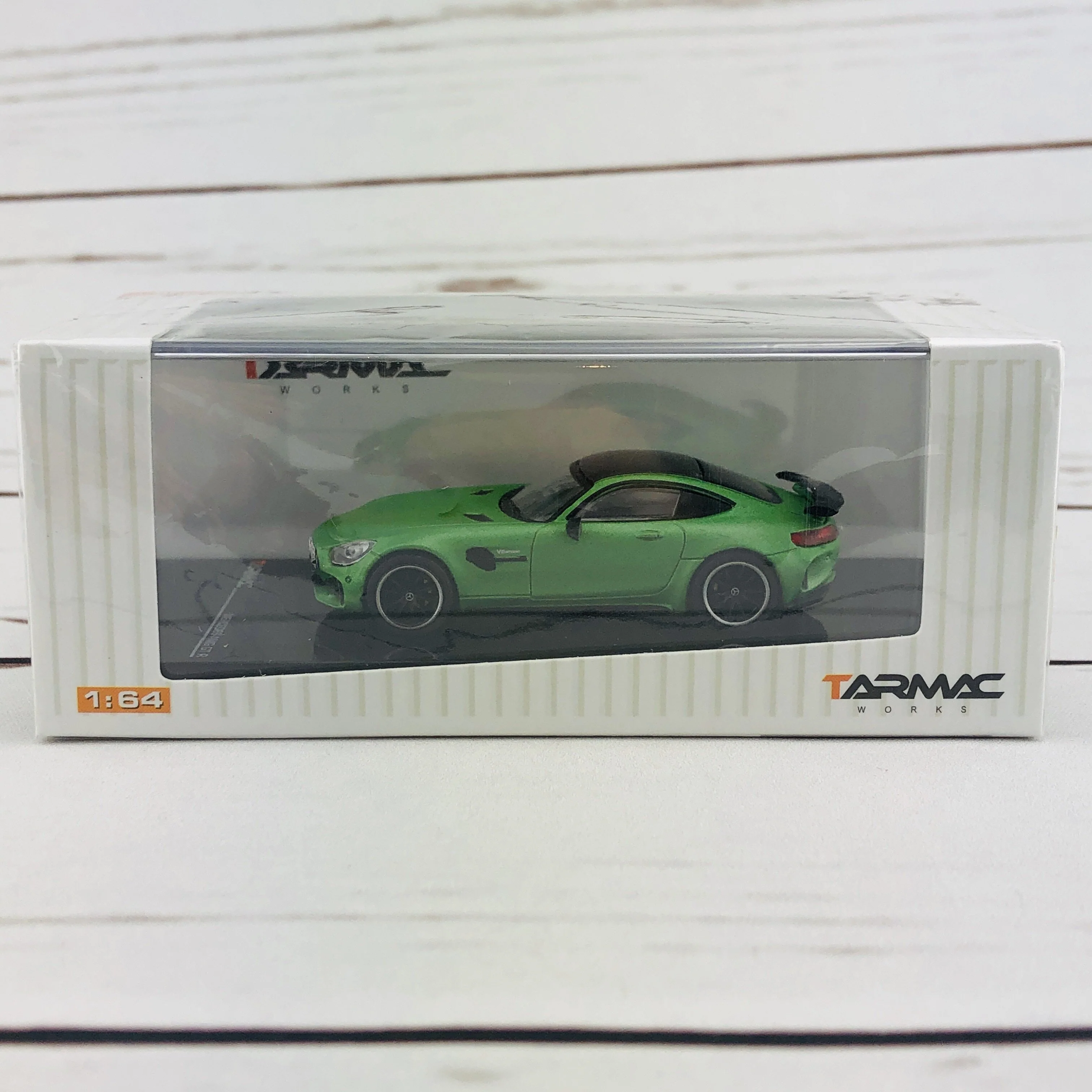 Tarmac Works 1/64 Mercedes-AMG GT R 2017 T64-006-GHM - Image 8